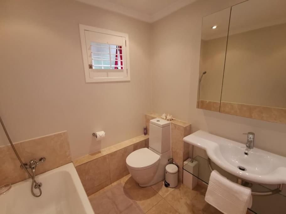 Seabreeze Retreat, Santorini, Ballito view 2
