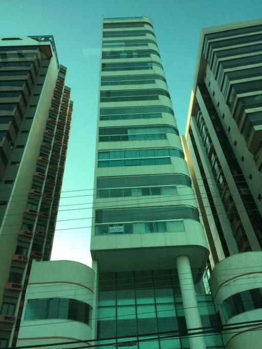 TOP DA PRAIA - 2qts, ar cond, WIFI, cozinha, garagem , completo