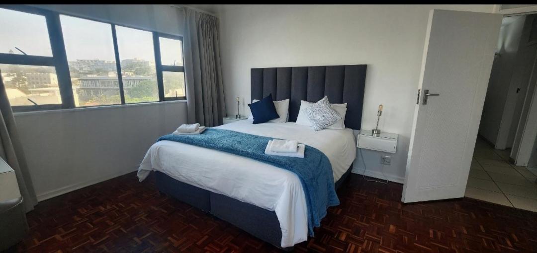 Sea La Vie Umhlanga Beachfront Apartment view 3