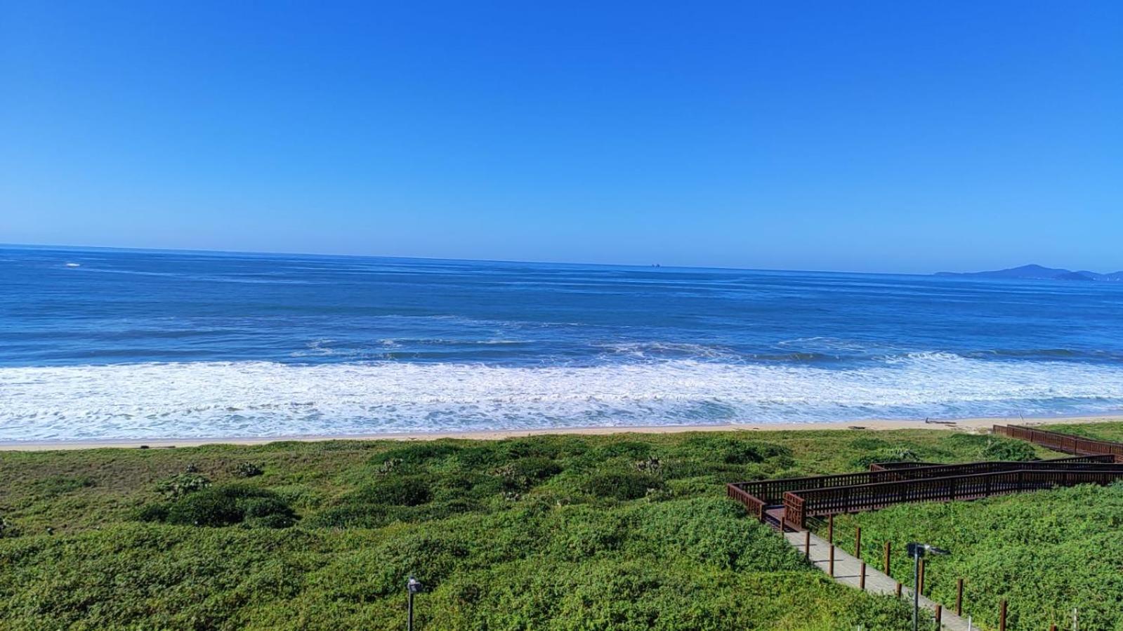Resort Apto Frente Mar