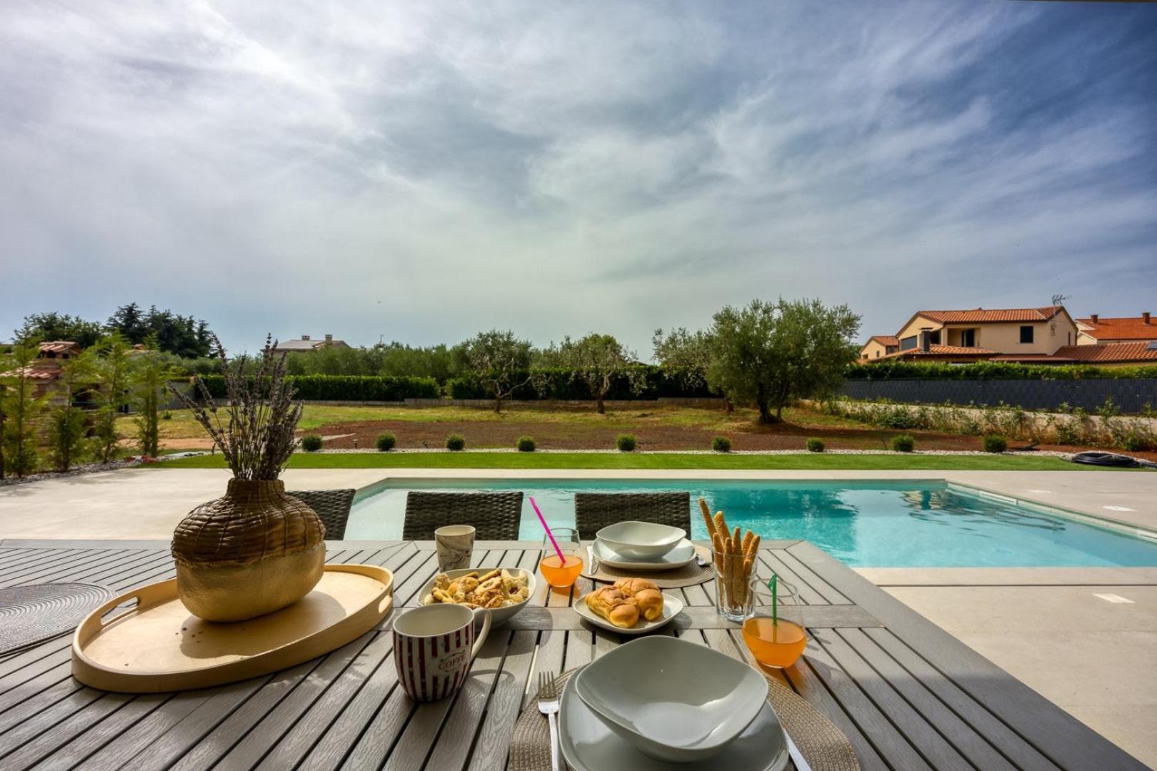 Villa IVY view 3