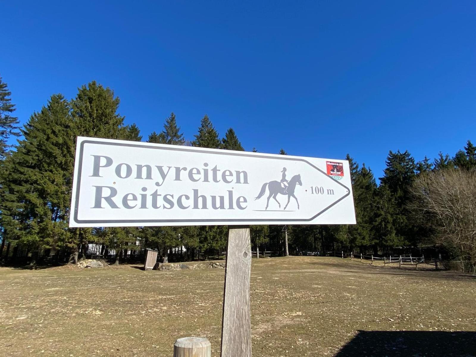 Ferienwohnung Schönblick inklusive Hallenbad, Sauna, Außenpool & Fitnessstudio, familienfreundlich ausgestattet