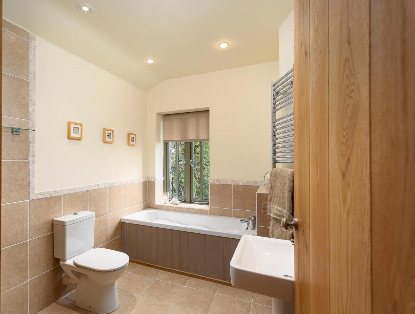 The Granary at Cornish Barn Holidays view 4