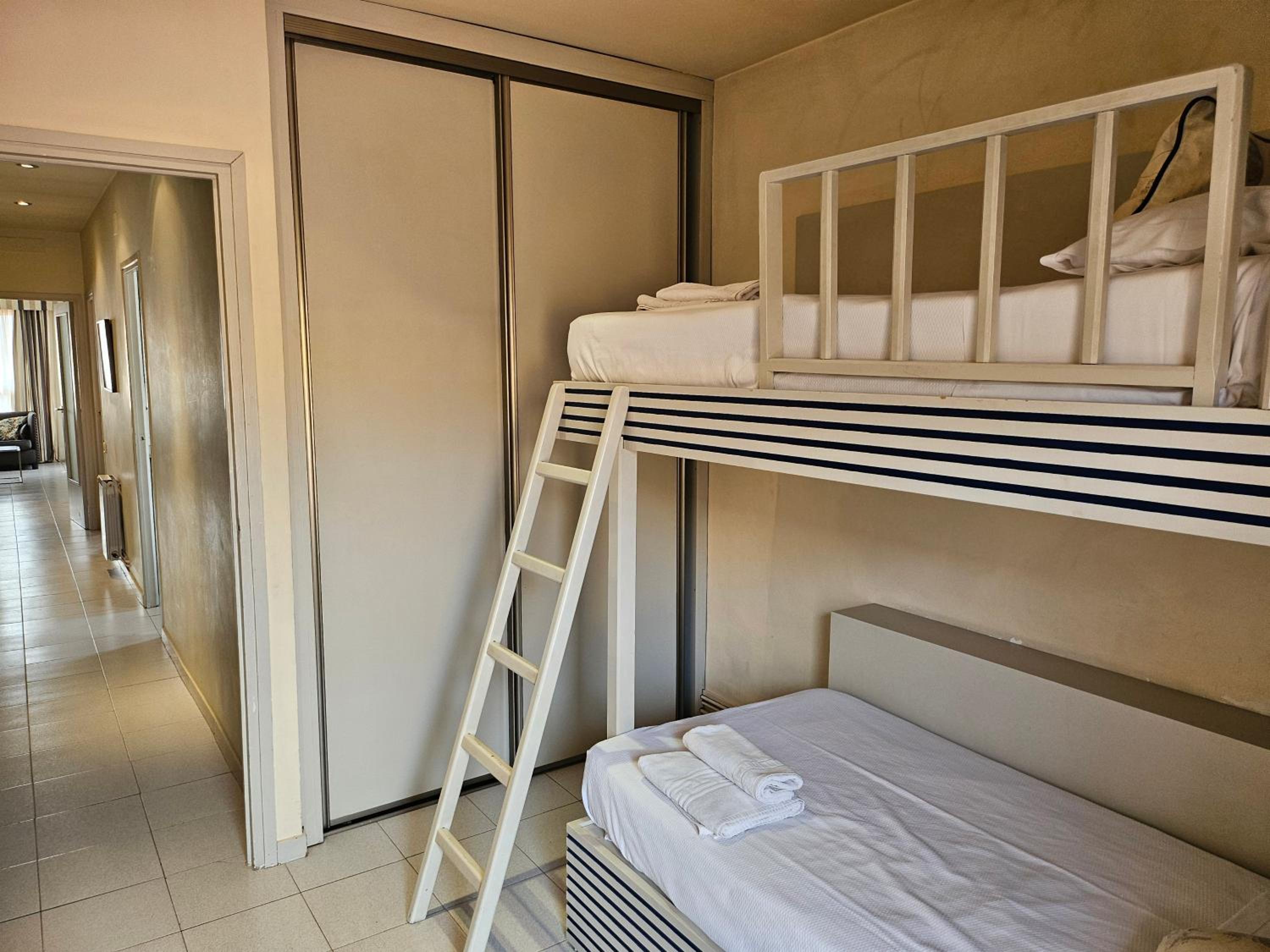 Apartaments Sant Jordi Girona 97