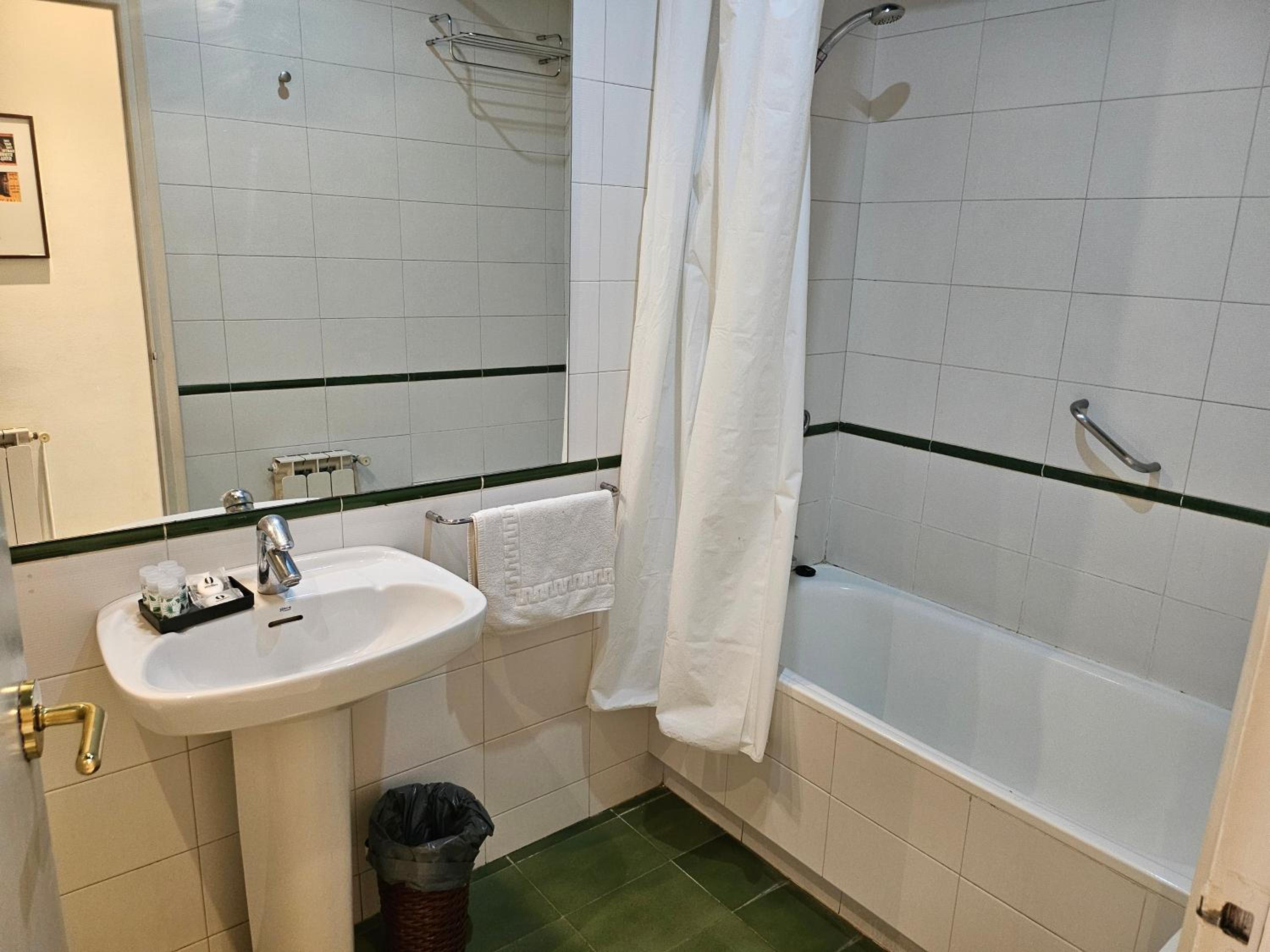 Apartaments Sant Jordi Girona 97