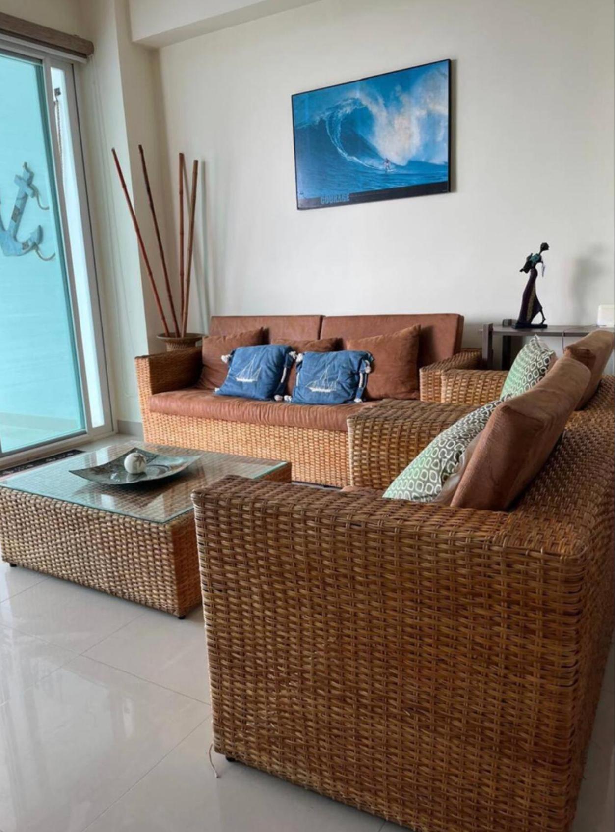 Departamento frente al mar Playa azul Tonsupa