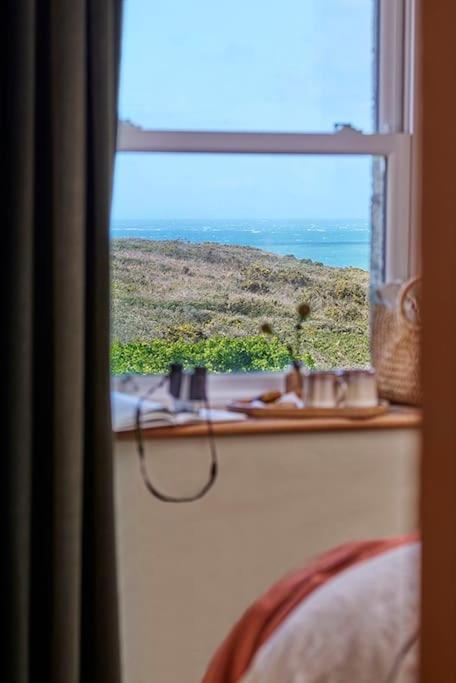 4 Coastguard Cottages - Porthgwarra view 3