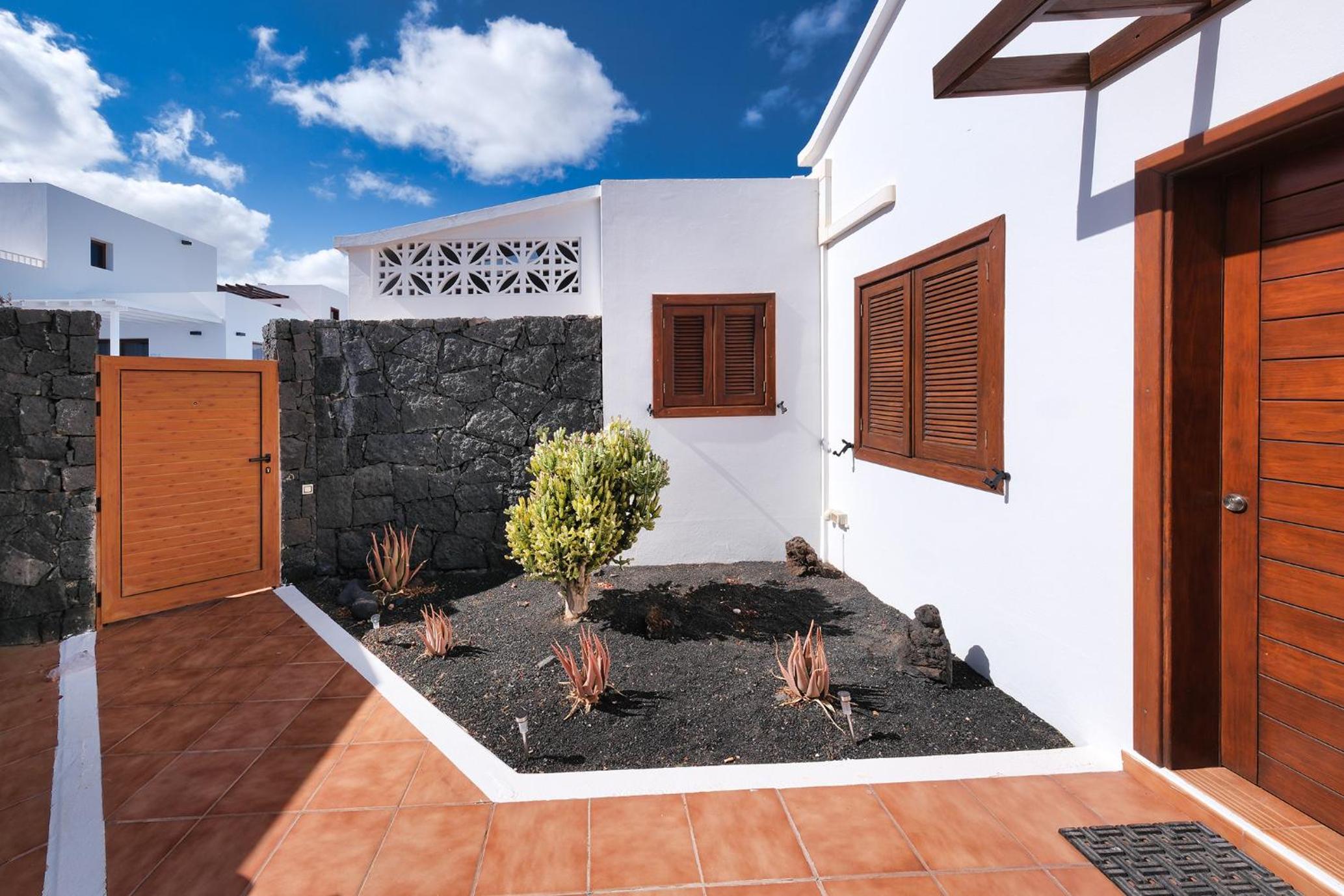 Lanzarote Paradise - Private Pool, Air-Con and BBQ By Lanzarote Vacation Homes