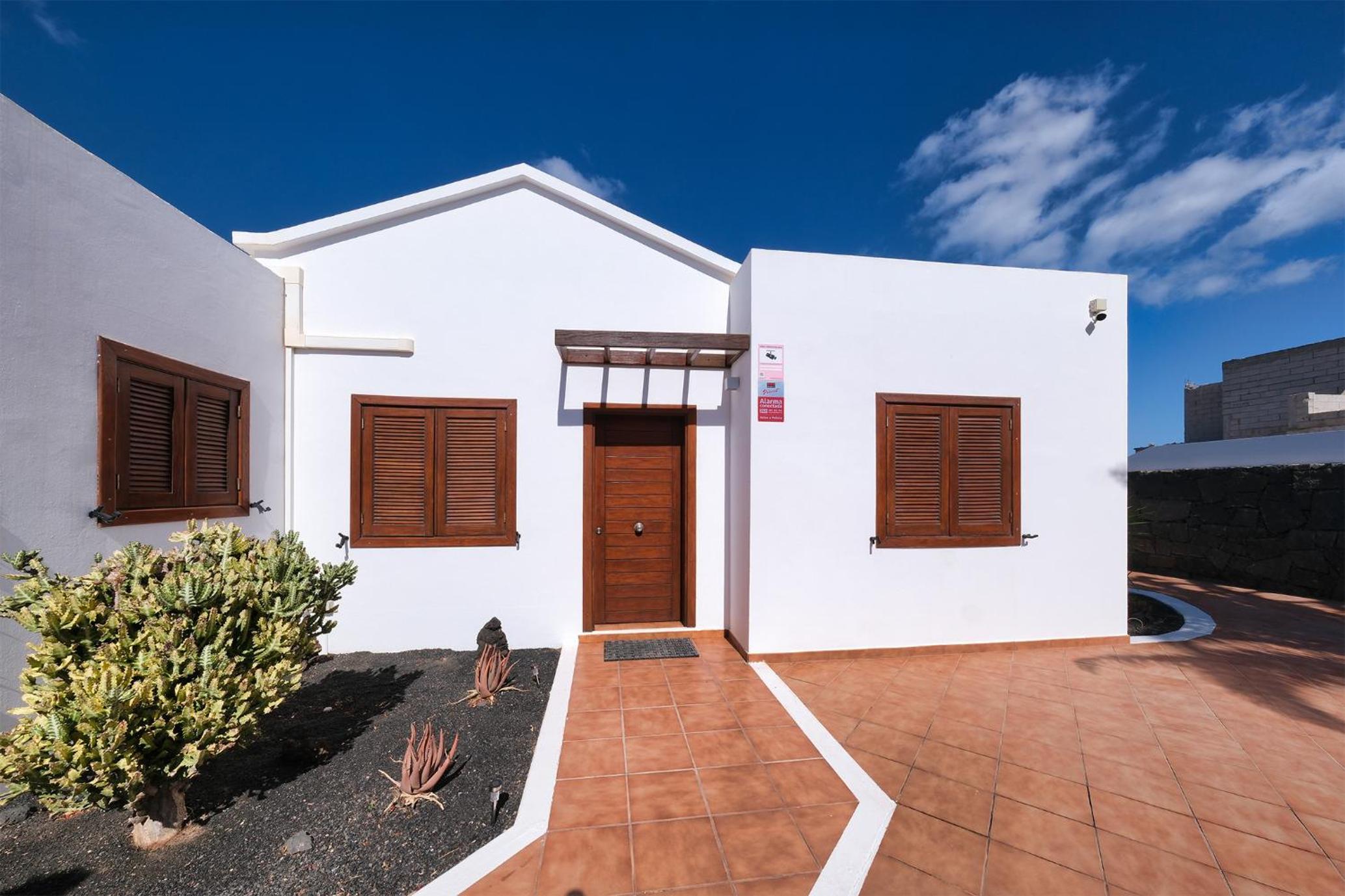 Lanzarote Paradise - Private Pool, Air-Con and BBQ By Lanzarote Vacation Homes