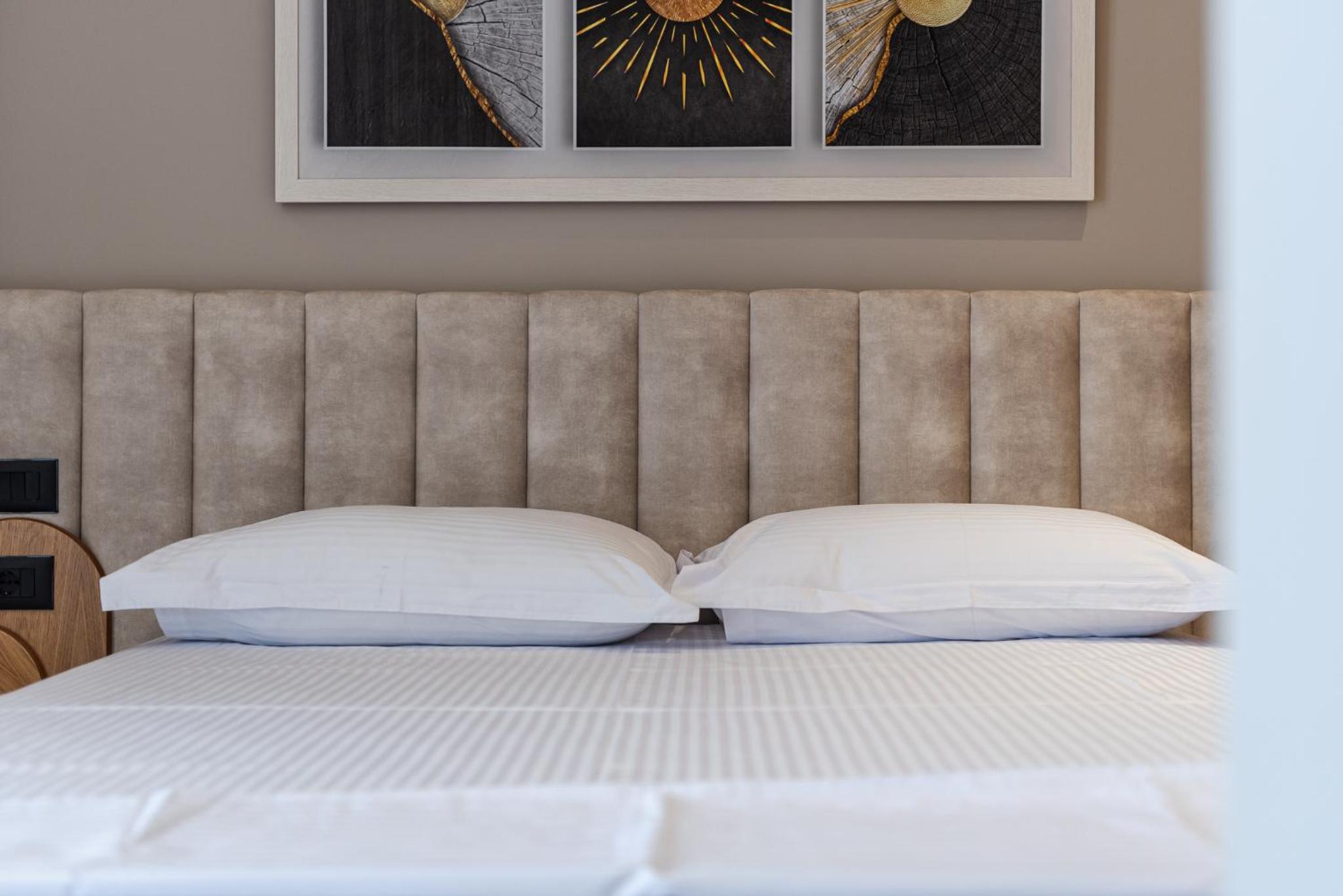 Sun See Apartments