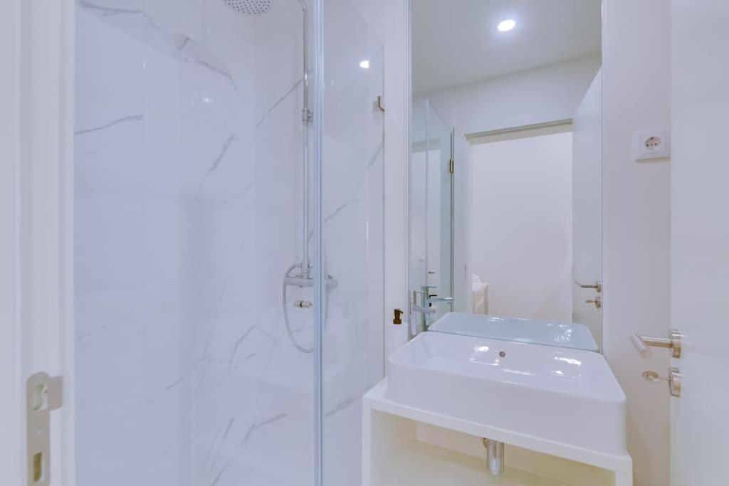 Graceful Studio Apartment G18