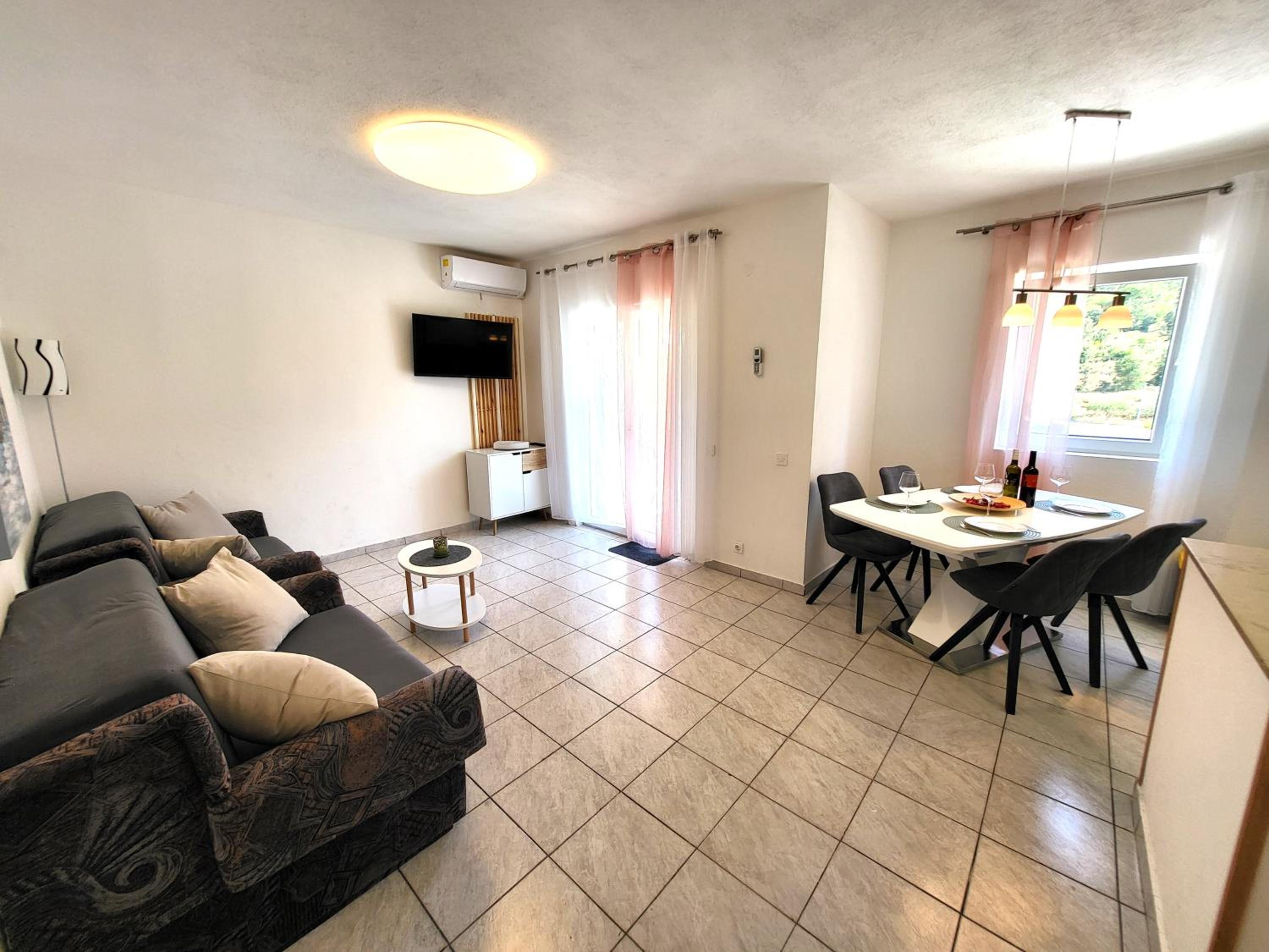 Apartments Pitve