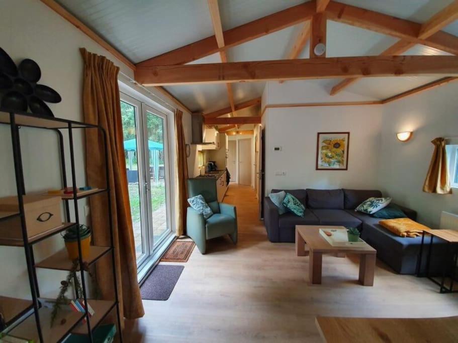 Comfortabele houten Chalet bij de Veluwe view 2