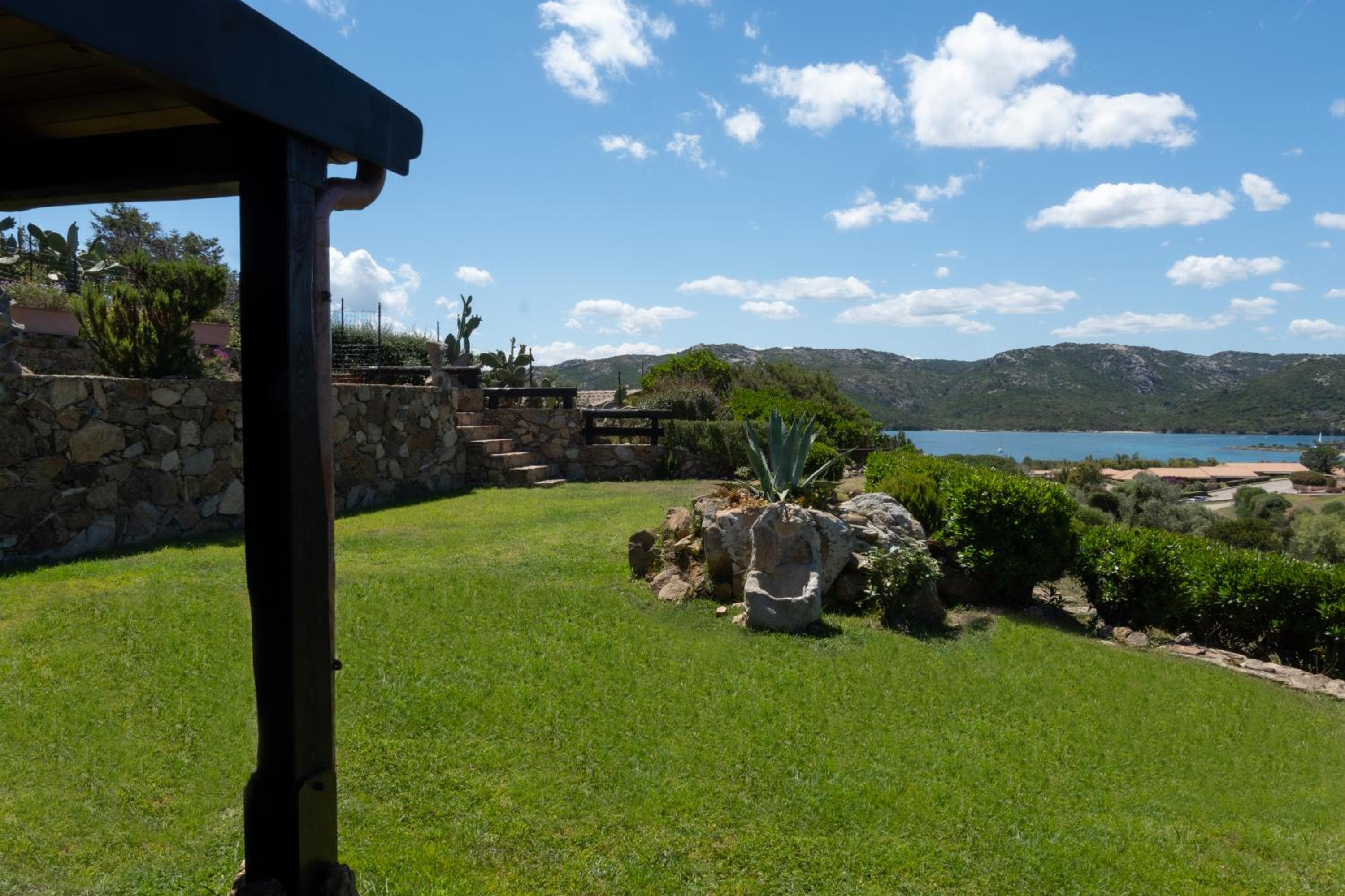 Villa Capodorso, Palau Porto Pollo view 3
