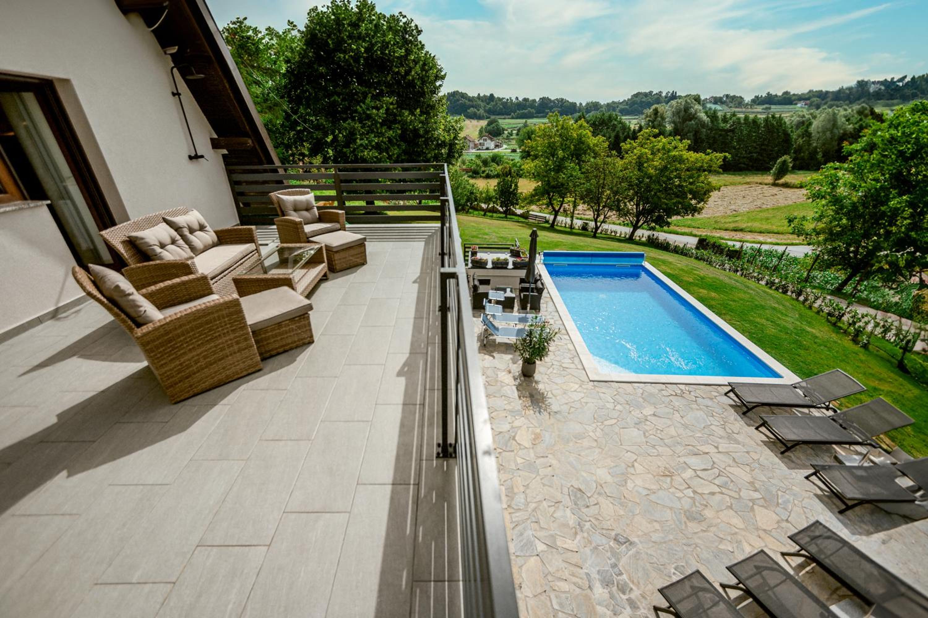 Holiday House Zrinski with Pool, Sauna & Jacuzzi view 3