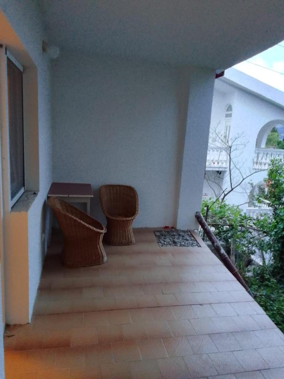 house by the sea photo 2