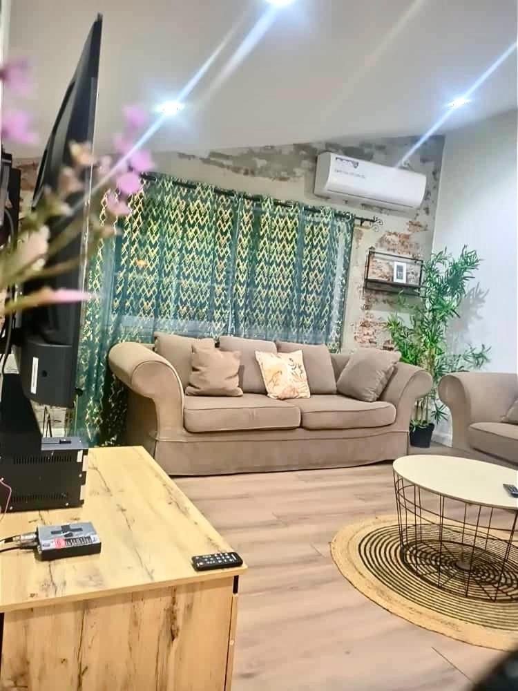 Style occidental Cosy avec Parquet et Jacuzzi