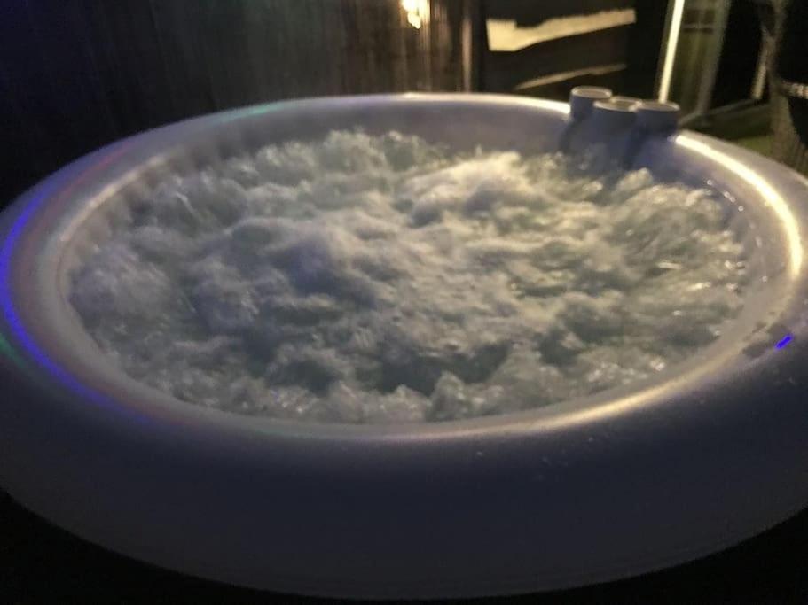 Hotel Cabin In Beautiful Countryside With Private Lake