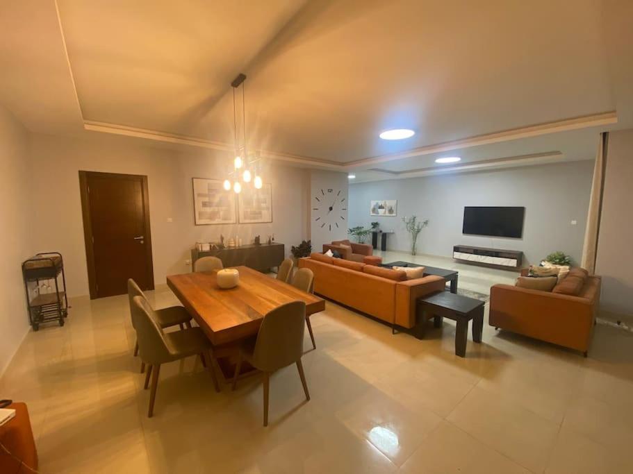 3 bedroom luxury Apartment