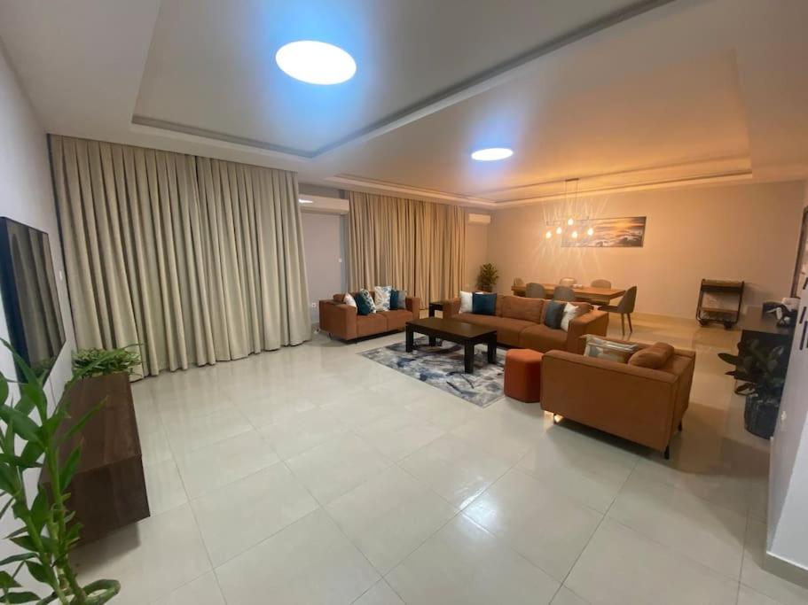 3 bedroom luxury Apartment