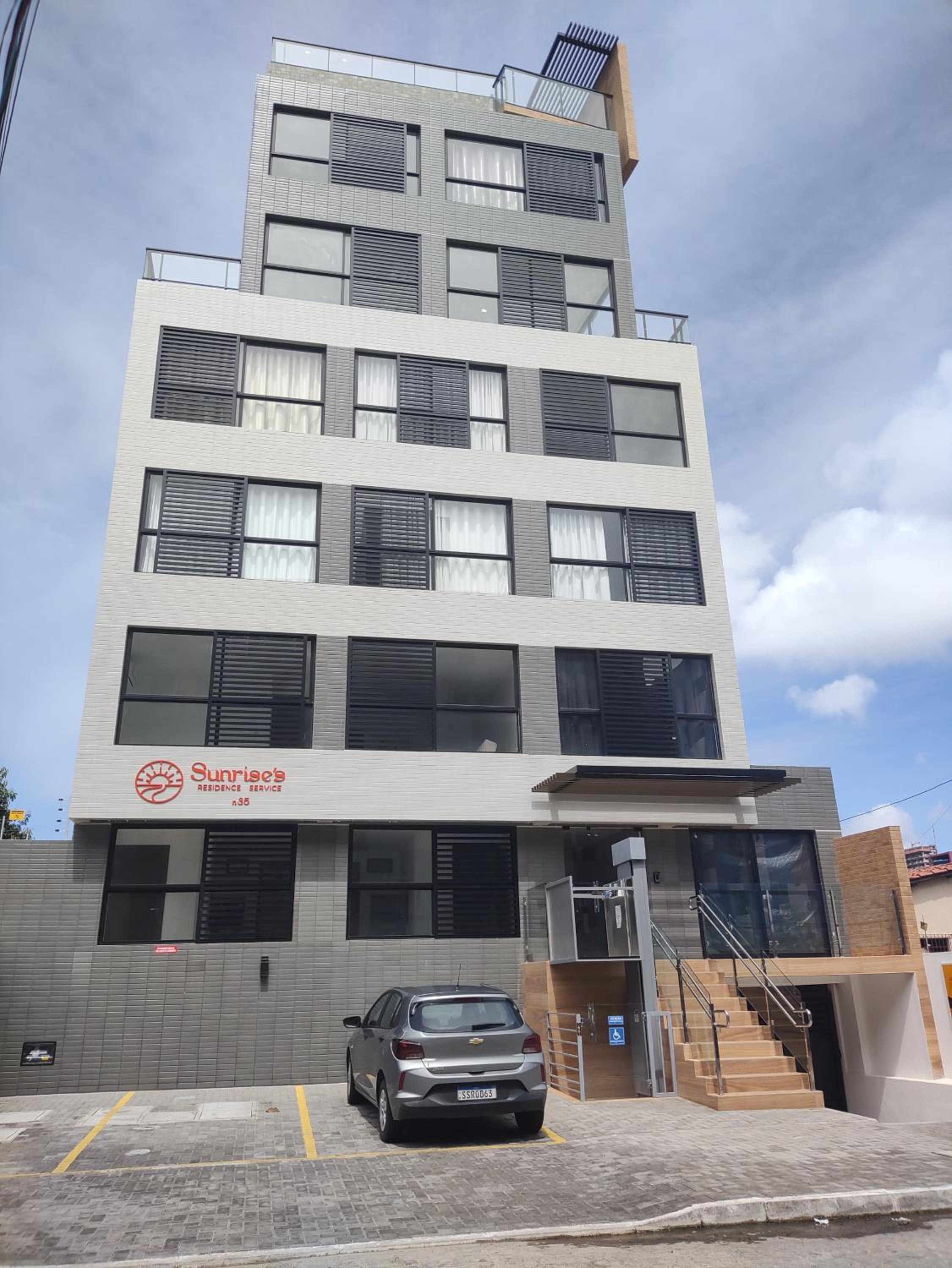 Flat 150m da Praia do Bessa Térreo com Área Externa