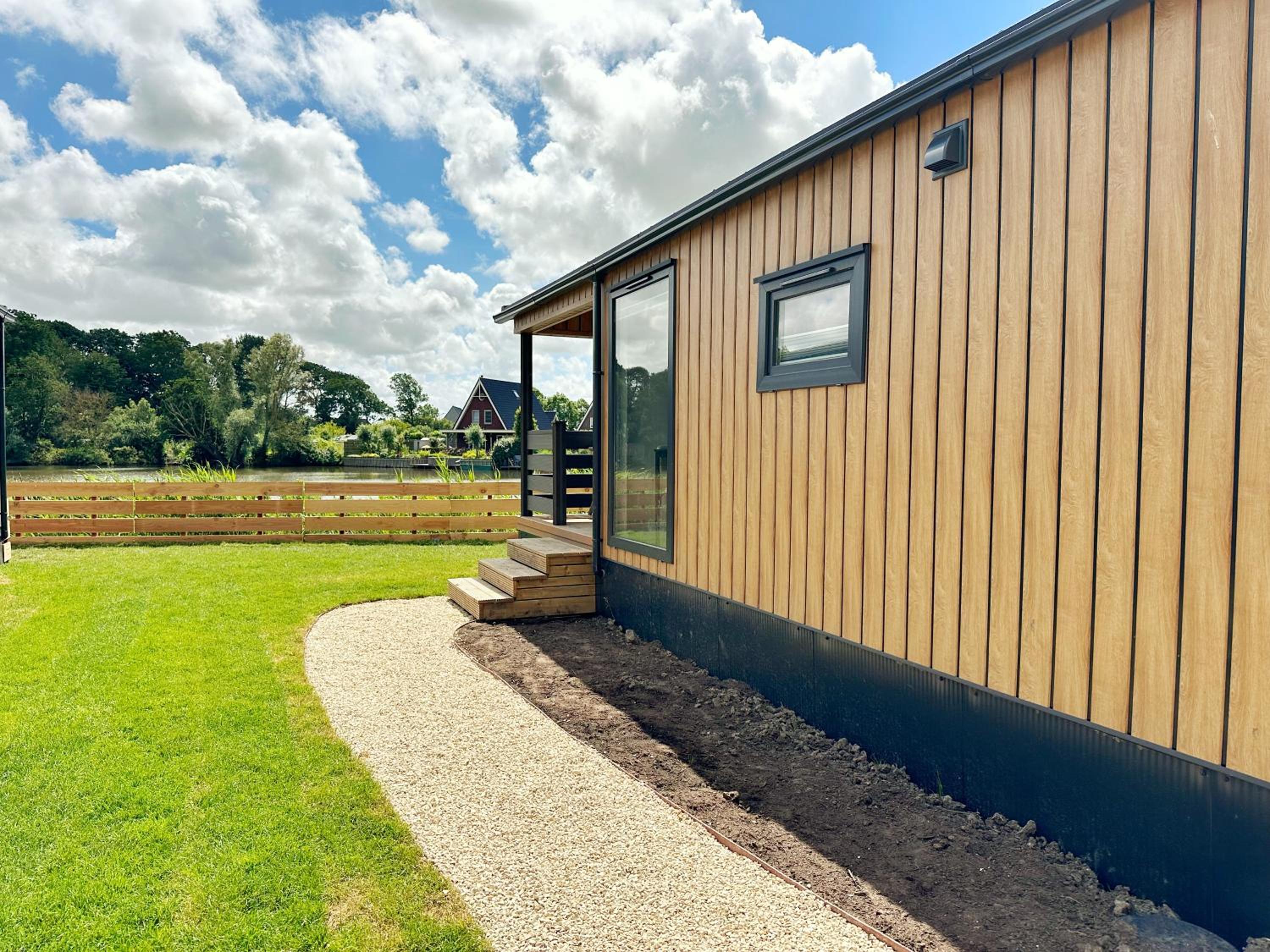 Chalet 501b op Recreatiepark De Wielen view 3