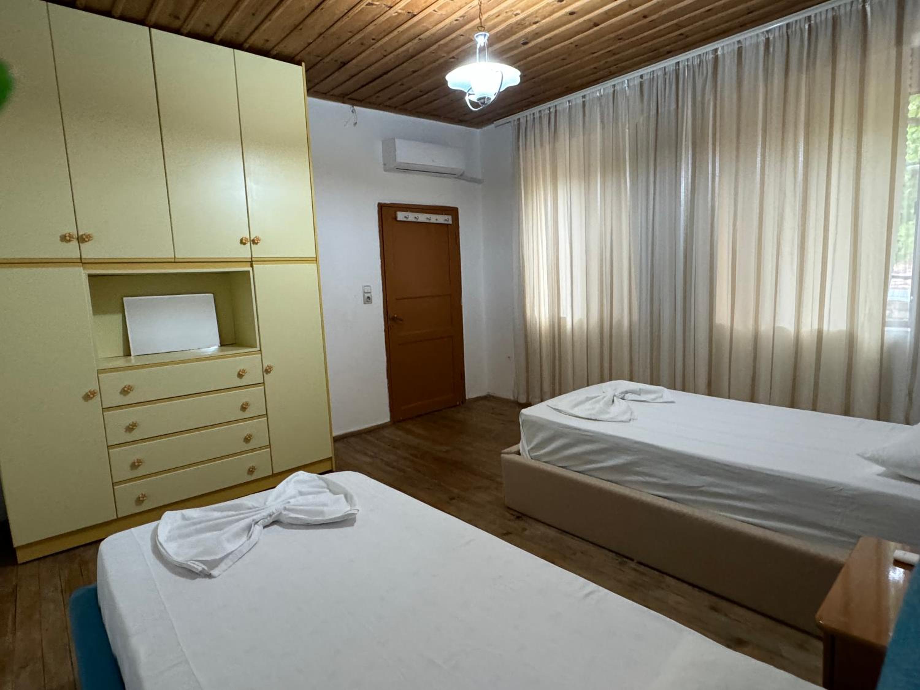 Alesio House