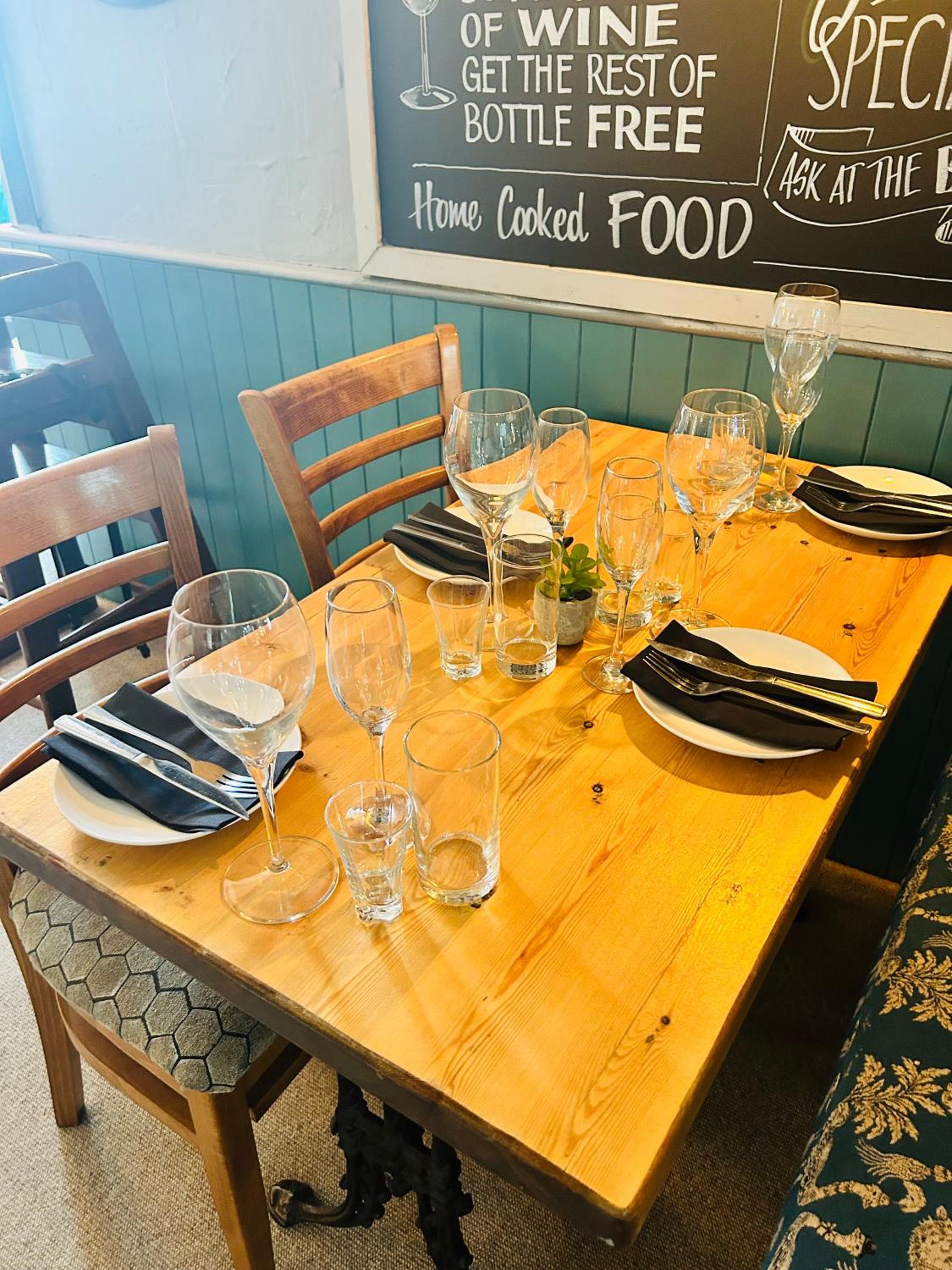 The Angel Inn Pub-Dine & Stay Misson