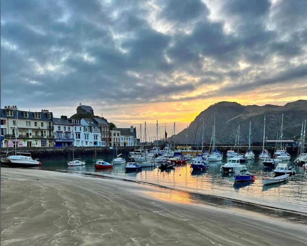 ILFRACOMBE EDEN 2 Bedrooms view 5