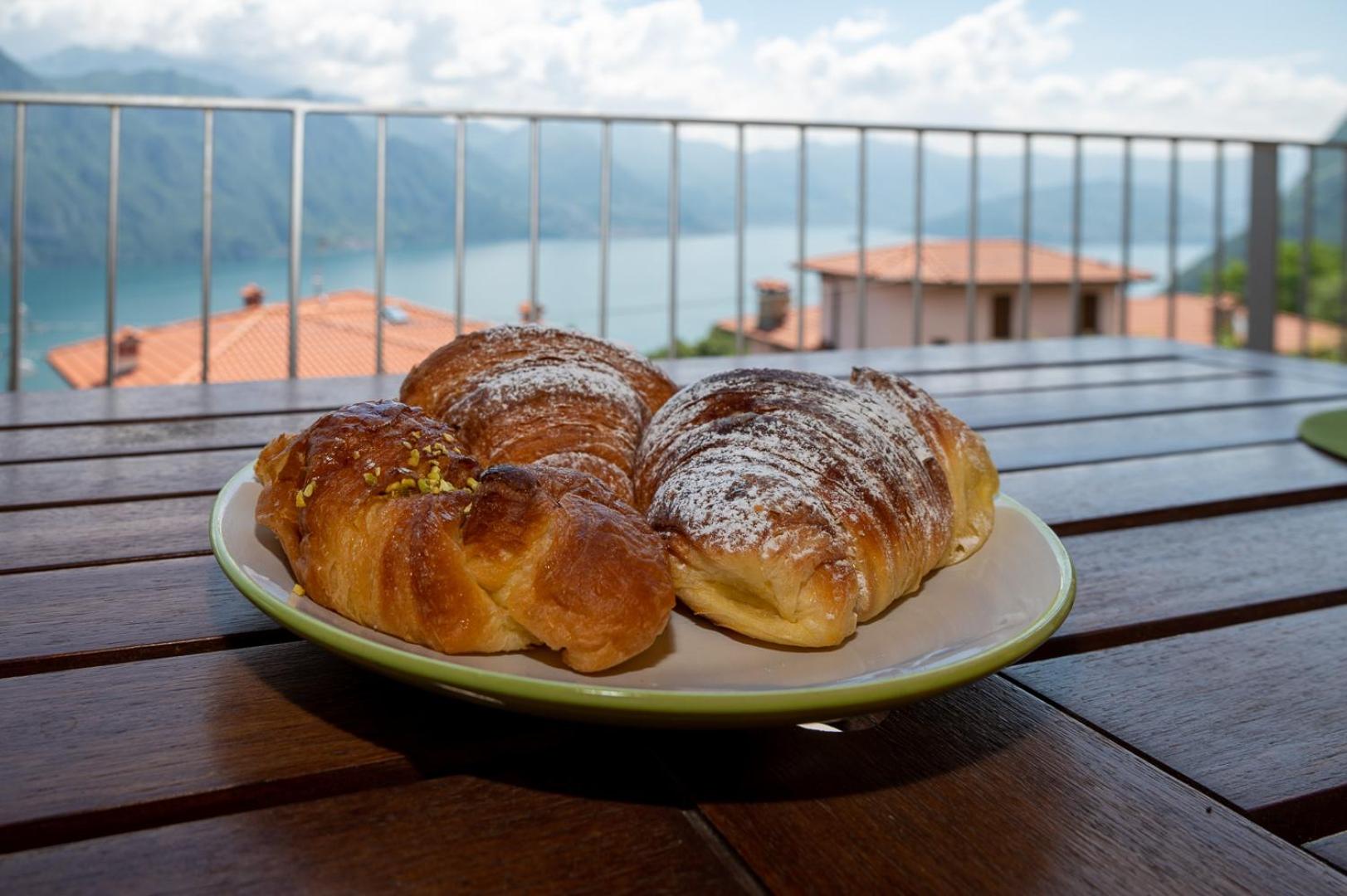 Italian Vacation Homes - Garden Lake Iseo