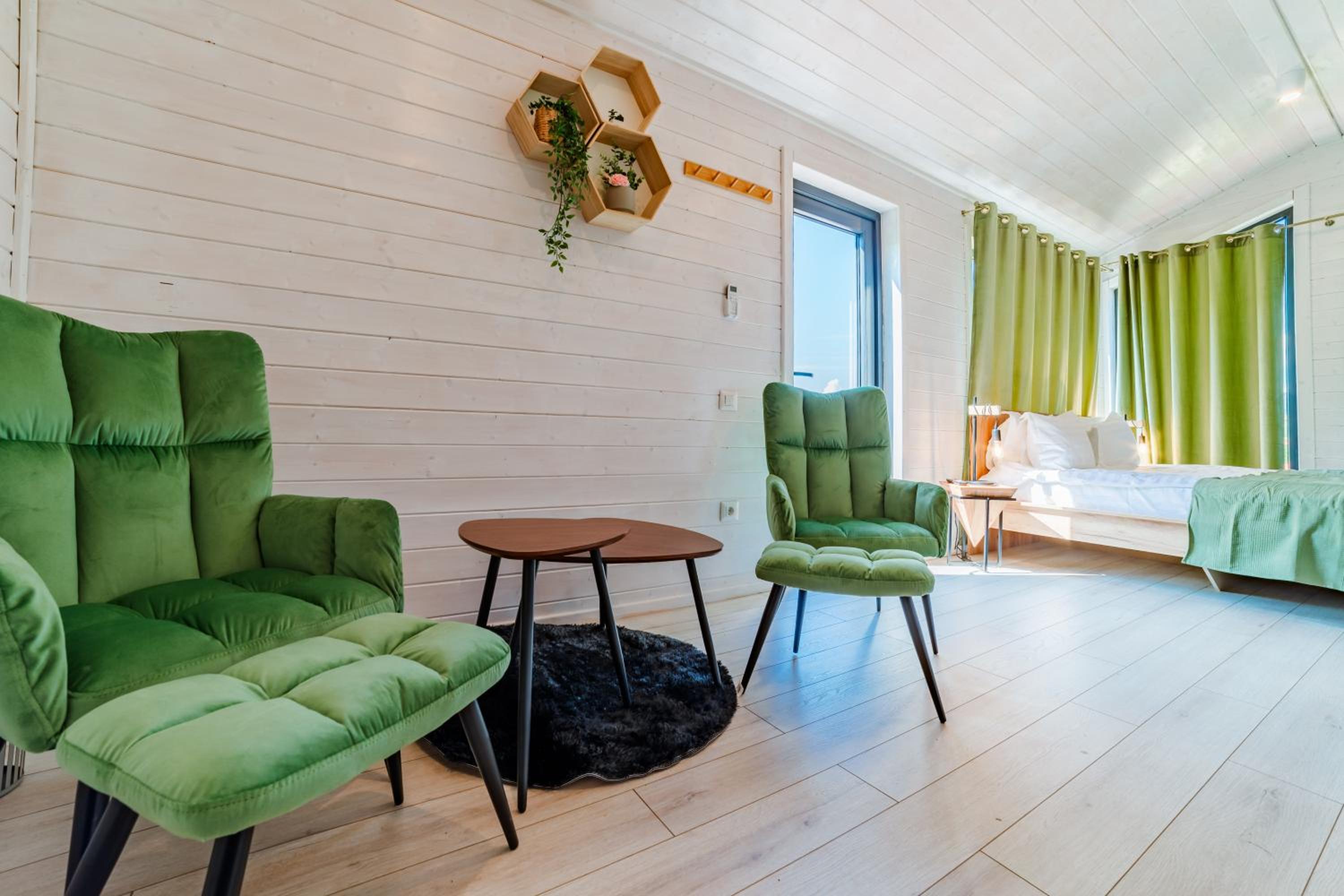 10 Min to Bran Castle Luxury Cabins