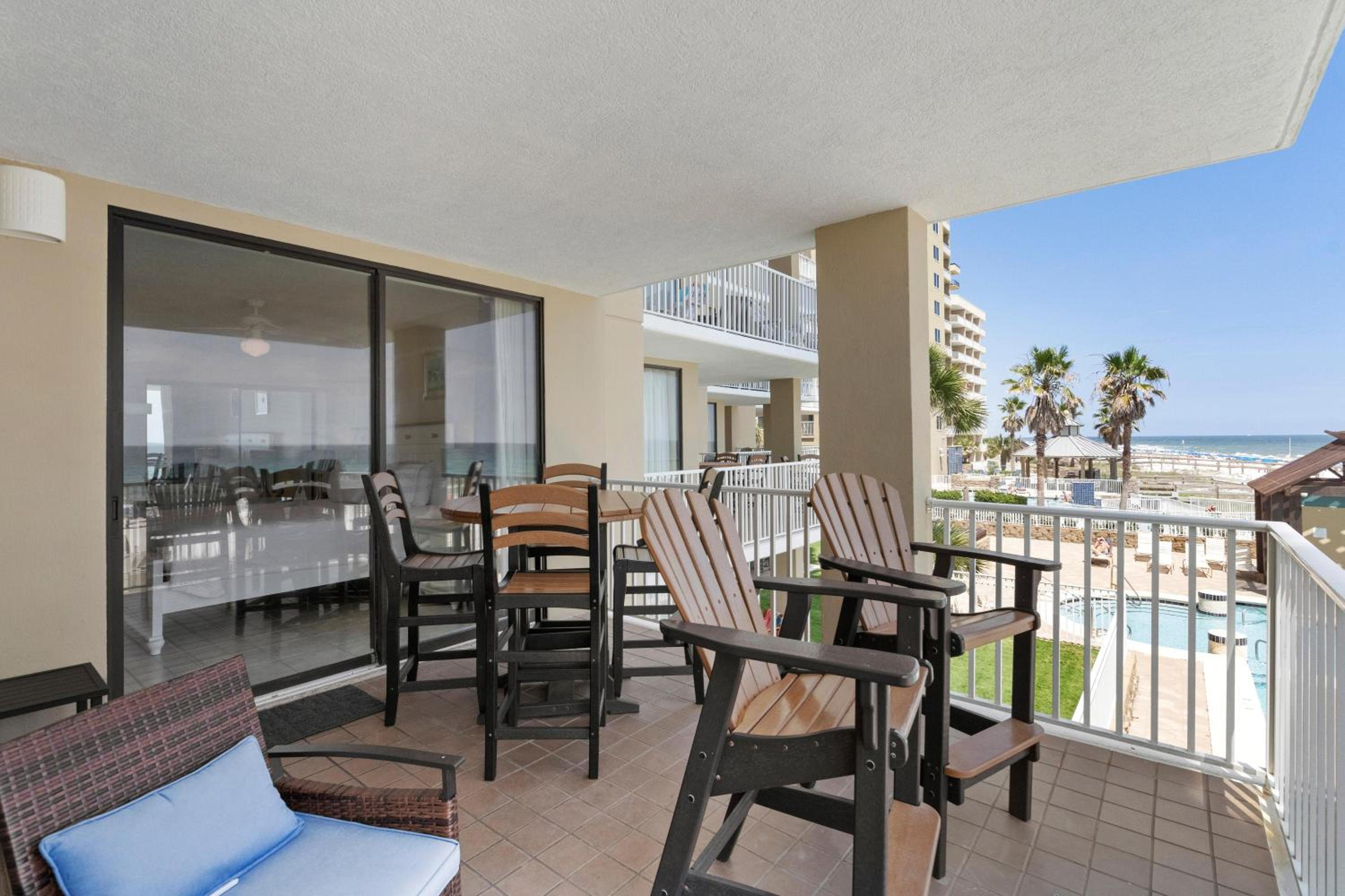 Romar Place 204 by Liquid Life view 3