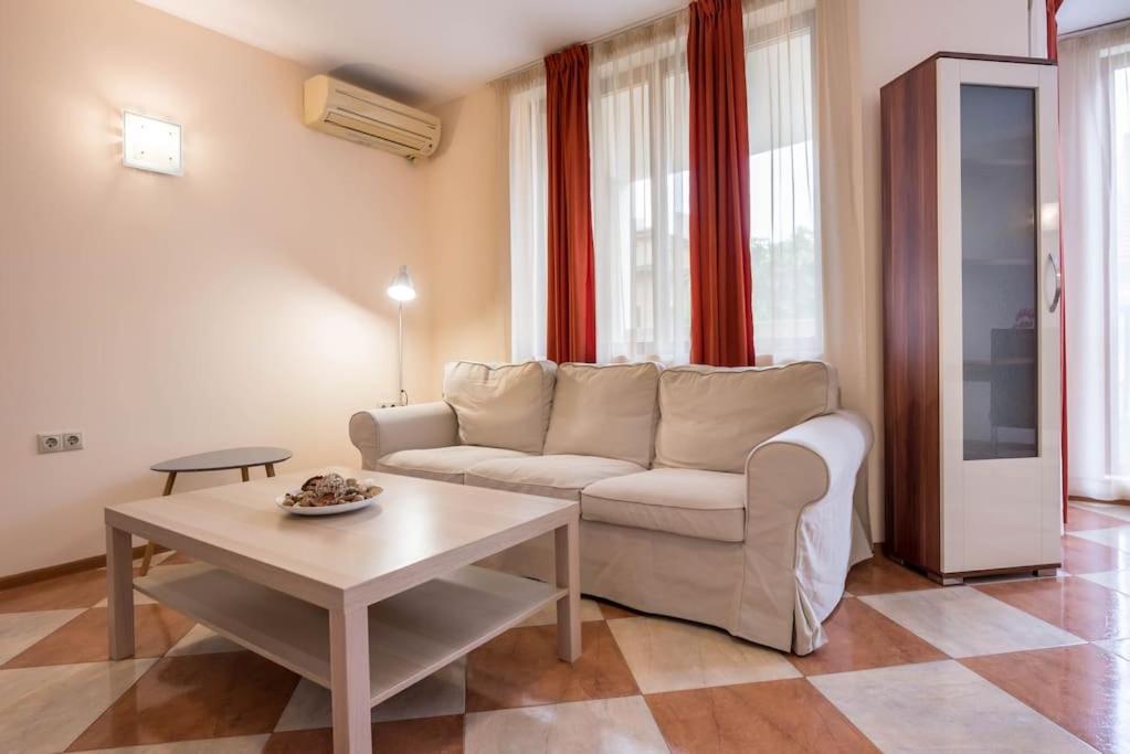 Belleville Apartment