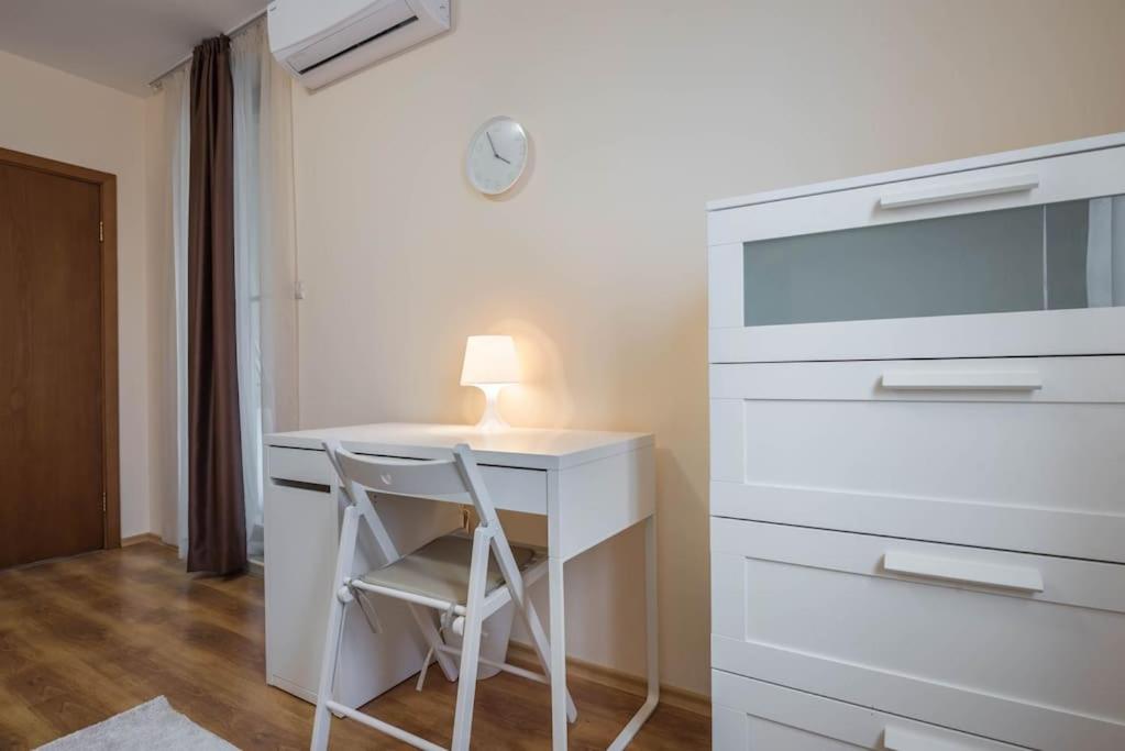 Belleville Apartment