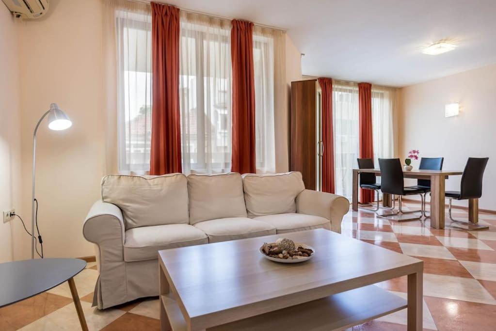 Belleville Apartment