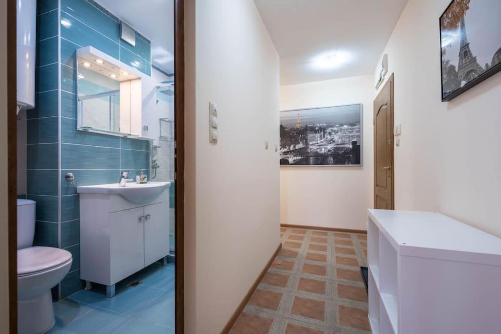 Belleville Apartment