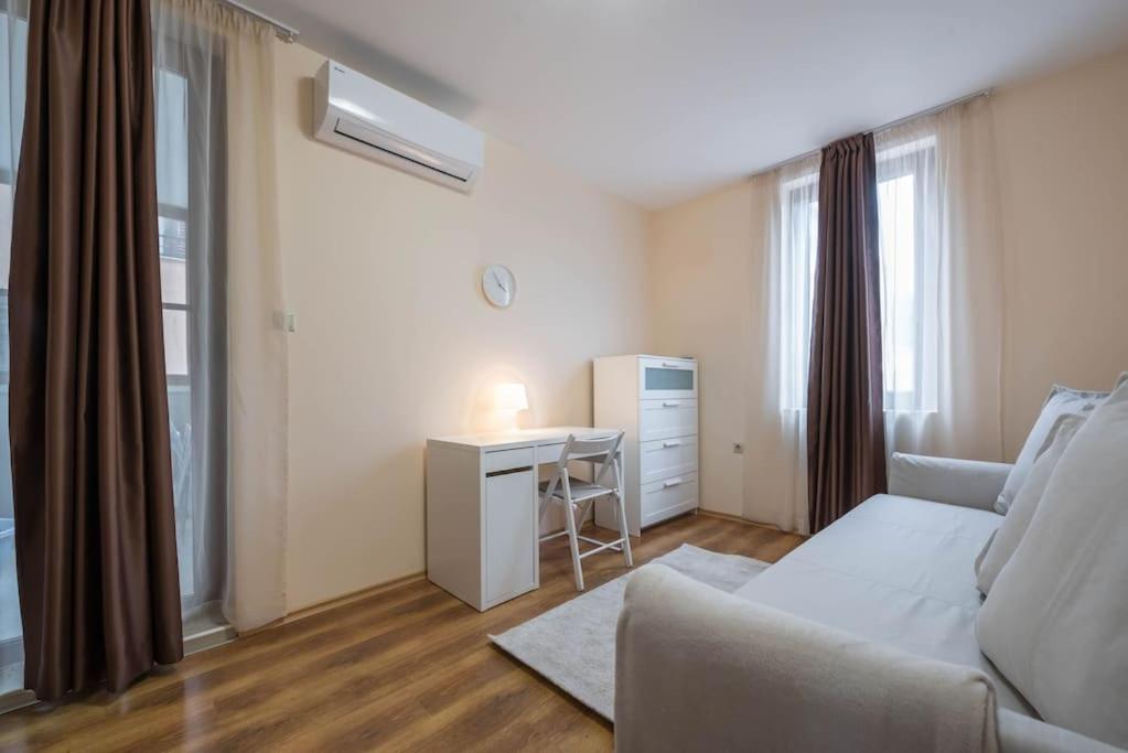 Belleville Apartment