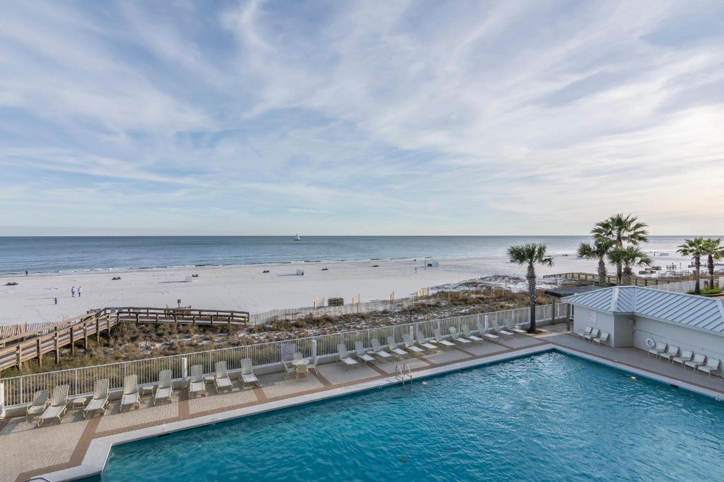 Pelican Pointe 1104 by Liquid Life view 5