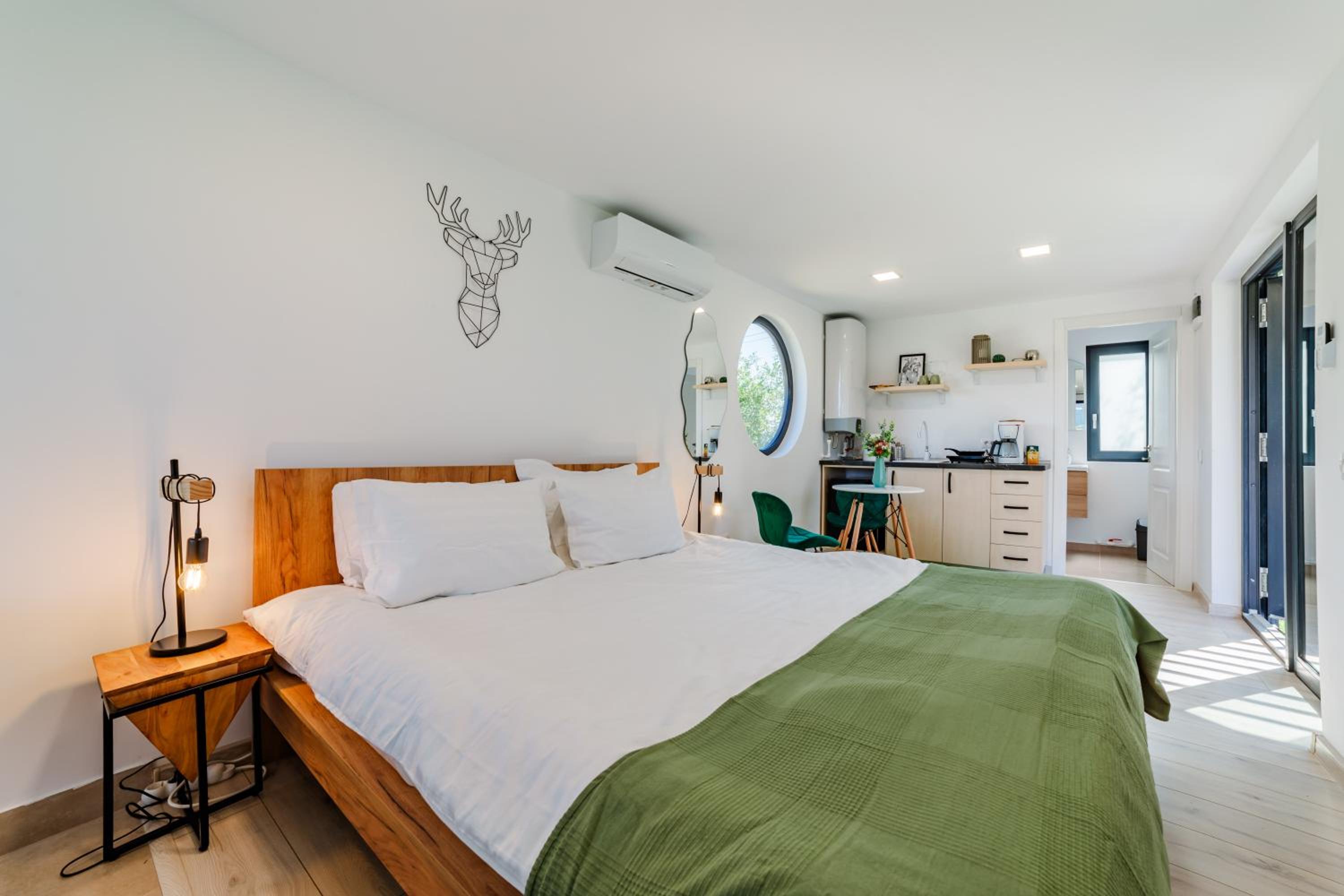 10 Min to Bran Castle Luxury Cabins