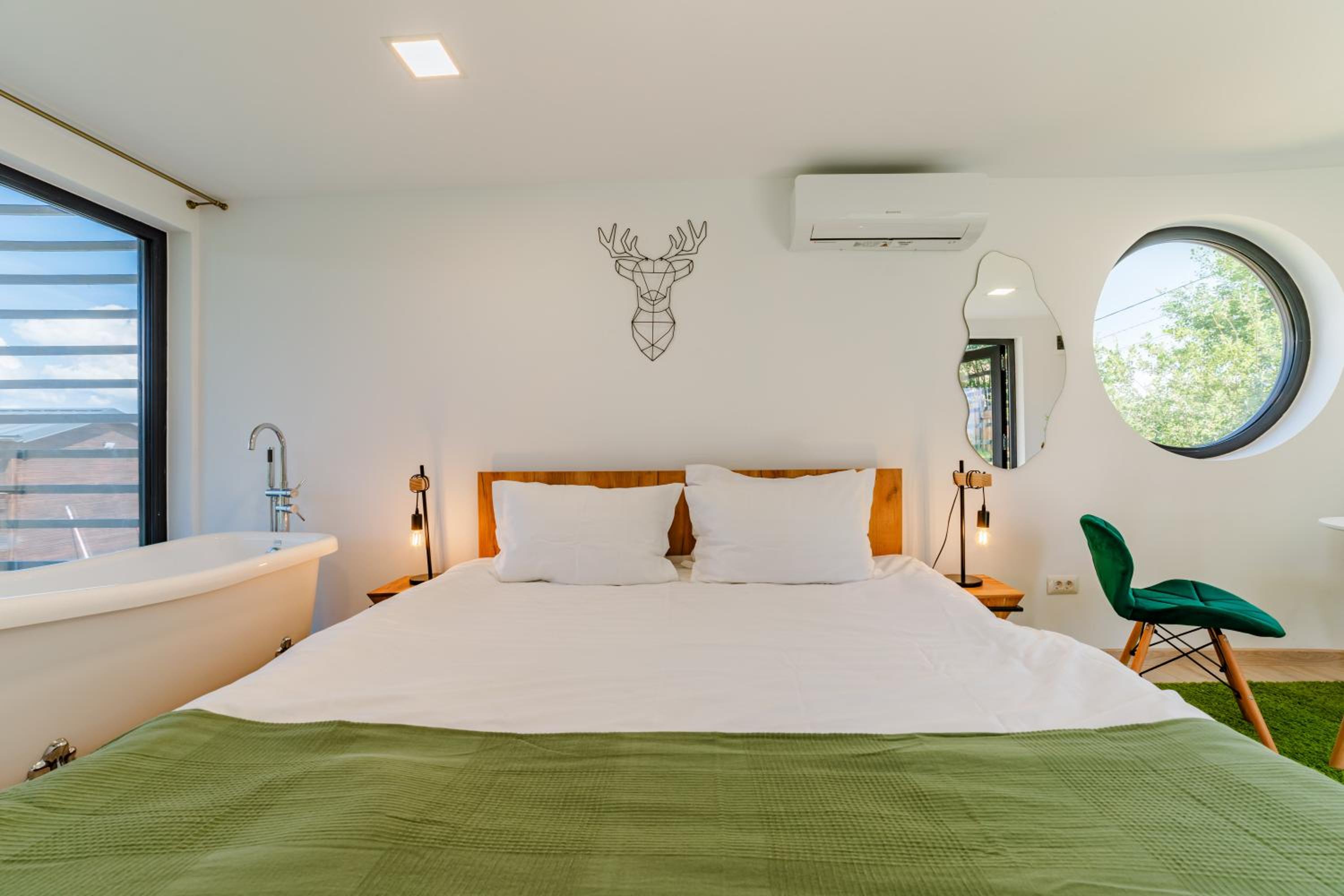 10 Min to Bran Castle Luxury Cabins