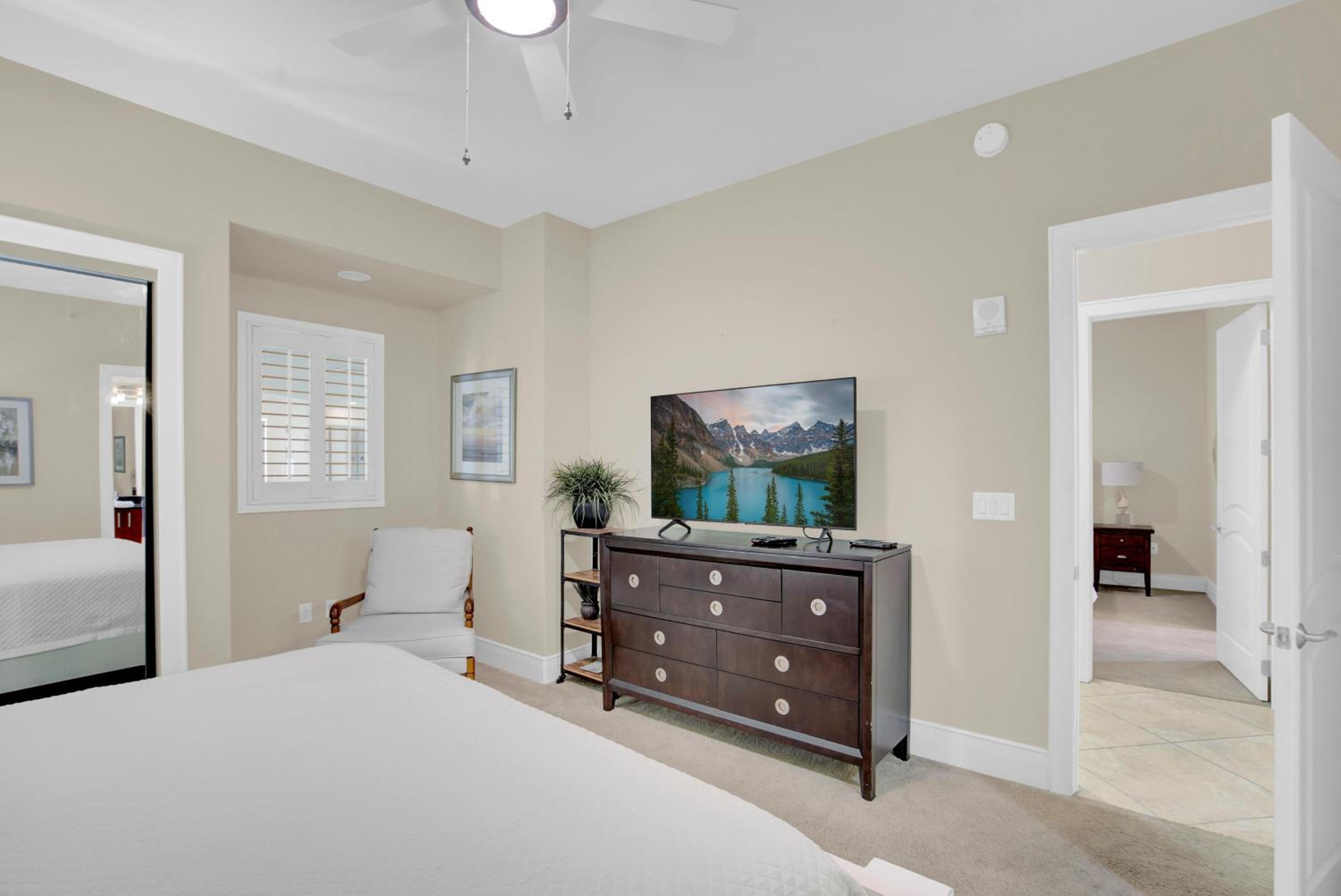 Turquoise Place 803C view 3
