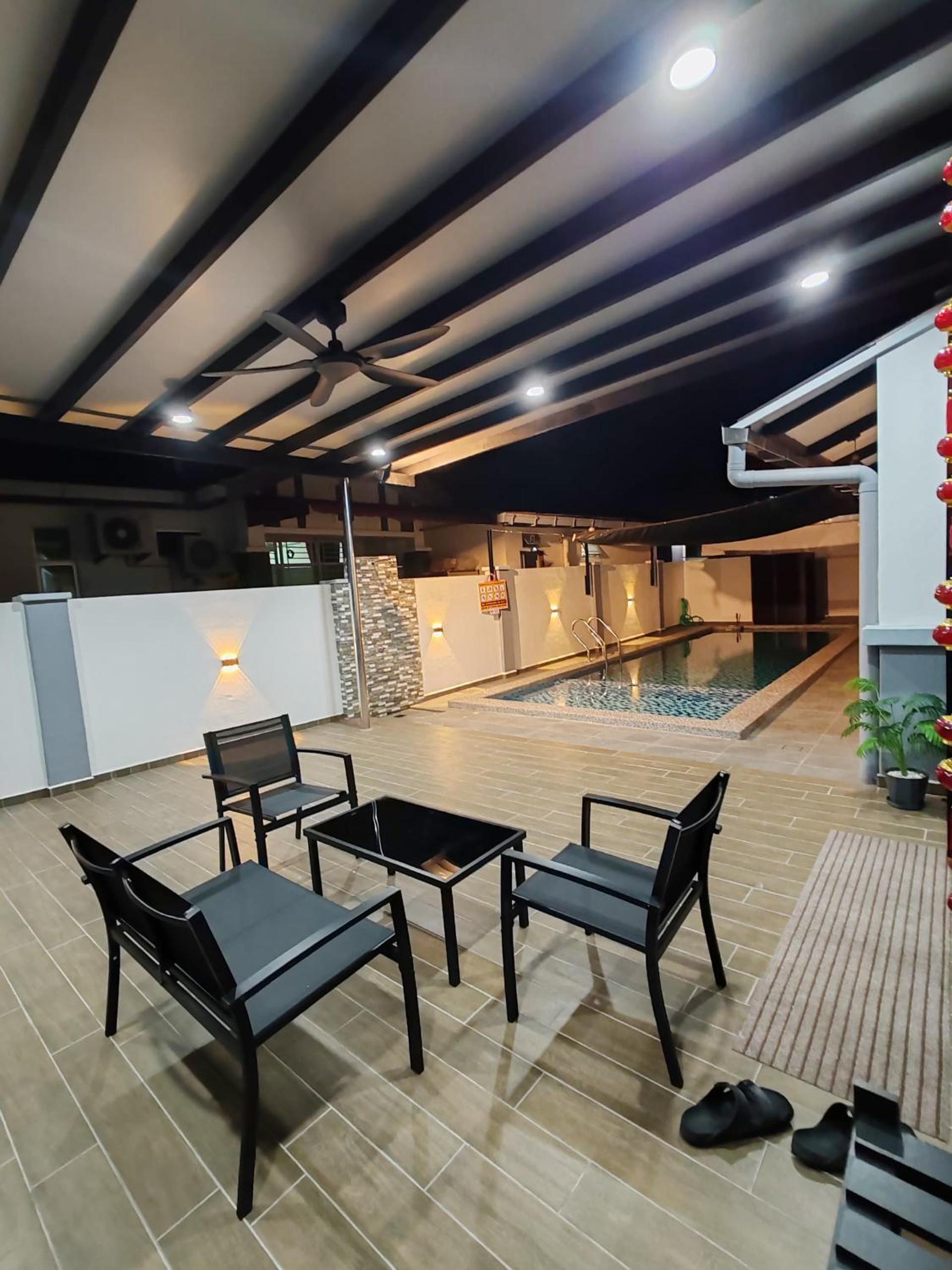 Villa with private pool photo 1