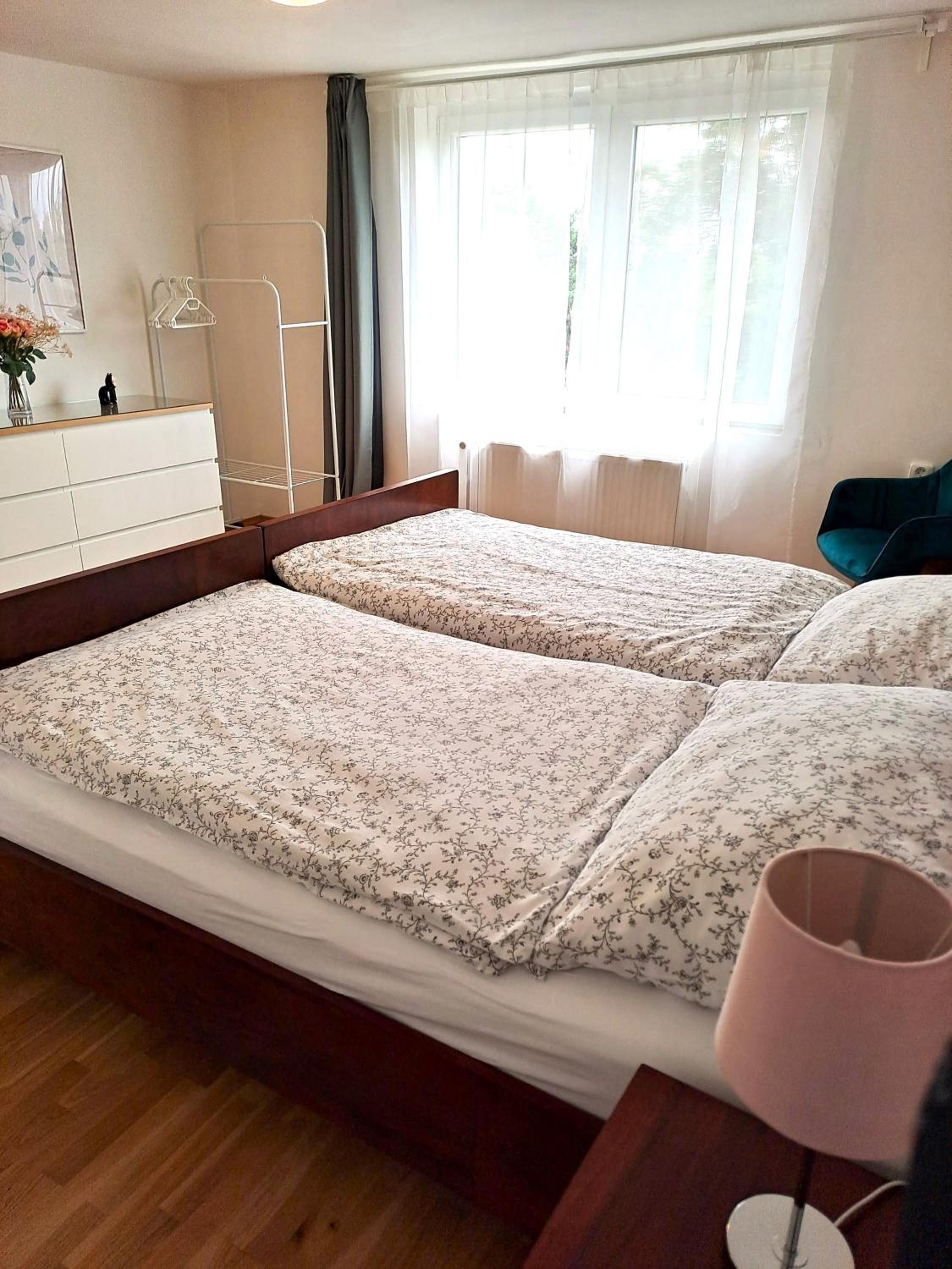 Apartmánový dům se zahradou v klidné části Prahy