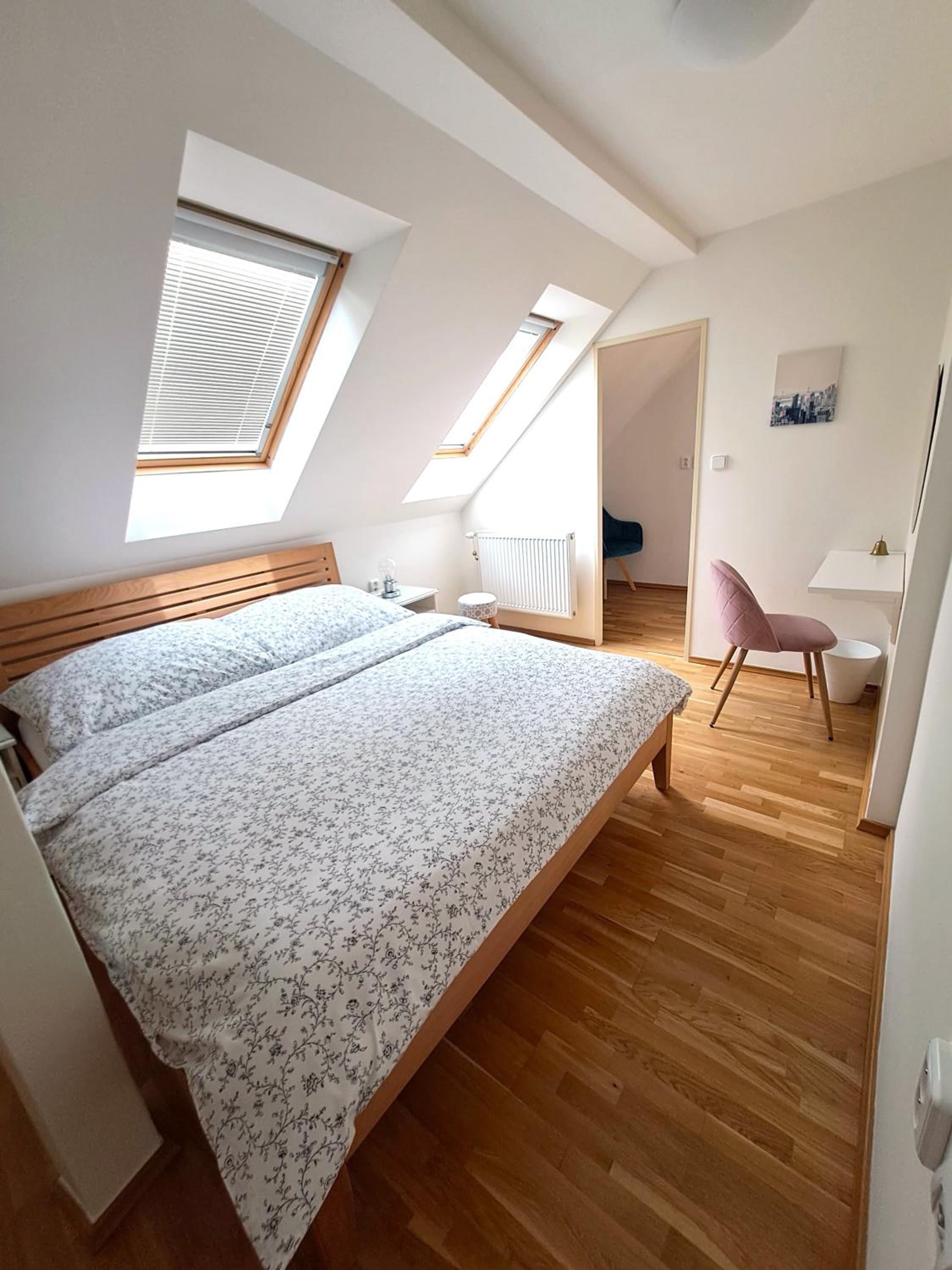 Apartmánový dům se zahradou v klidné části Prahy