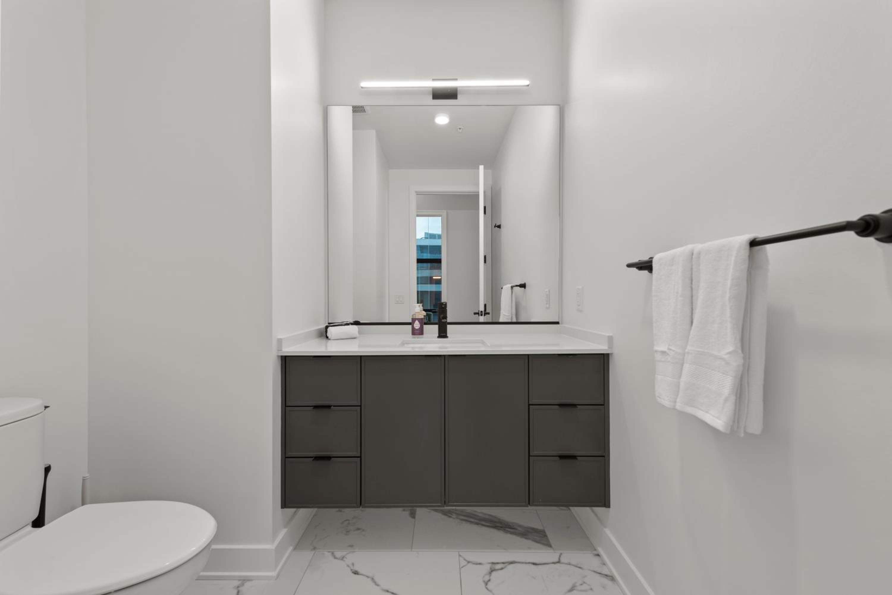 Avra Stylish Apartments Prime West Loop Location Near Union Park