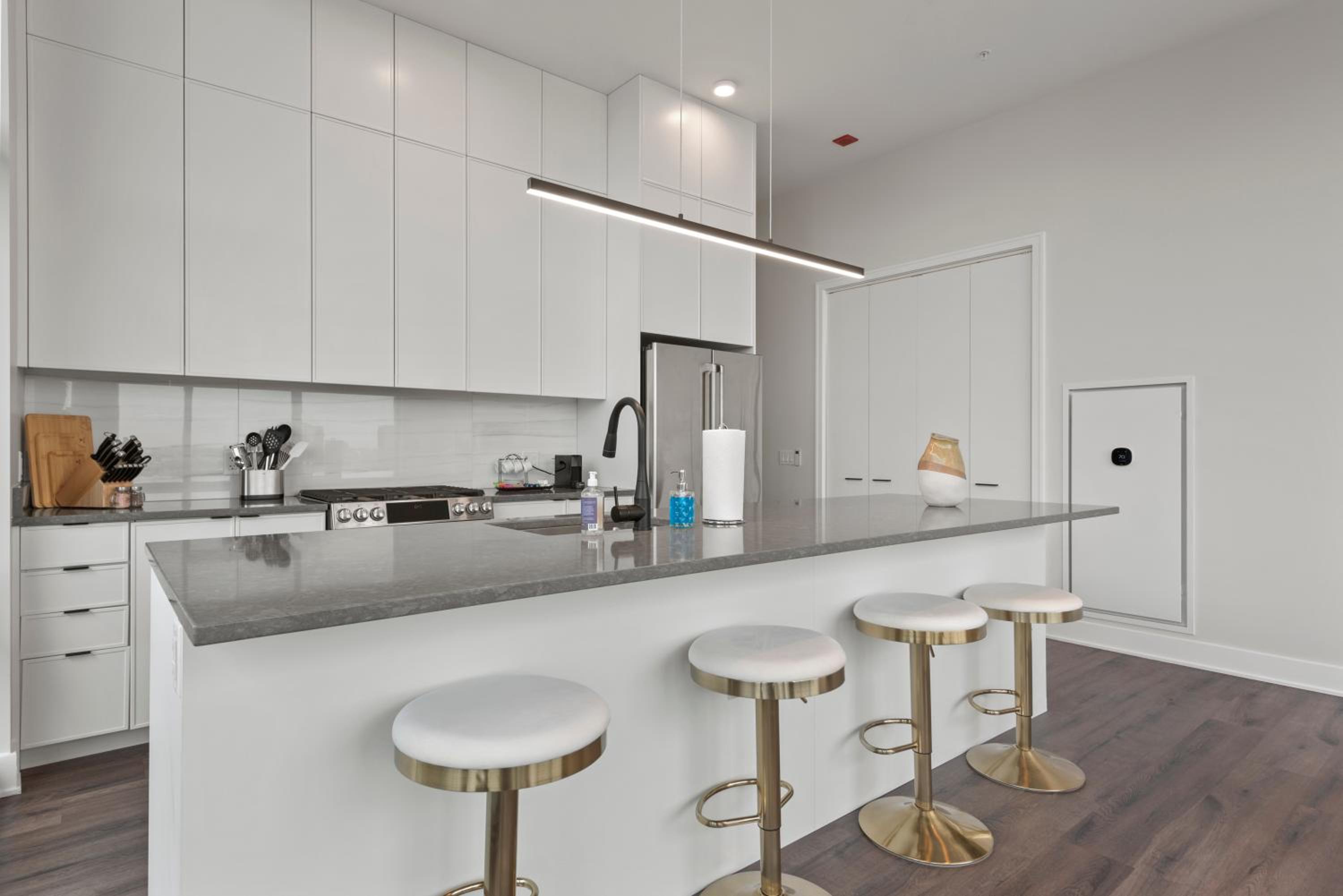 Avra Stylish Apartments Prime West Loop Location Near Union Park