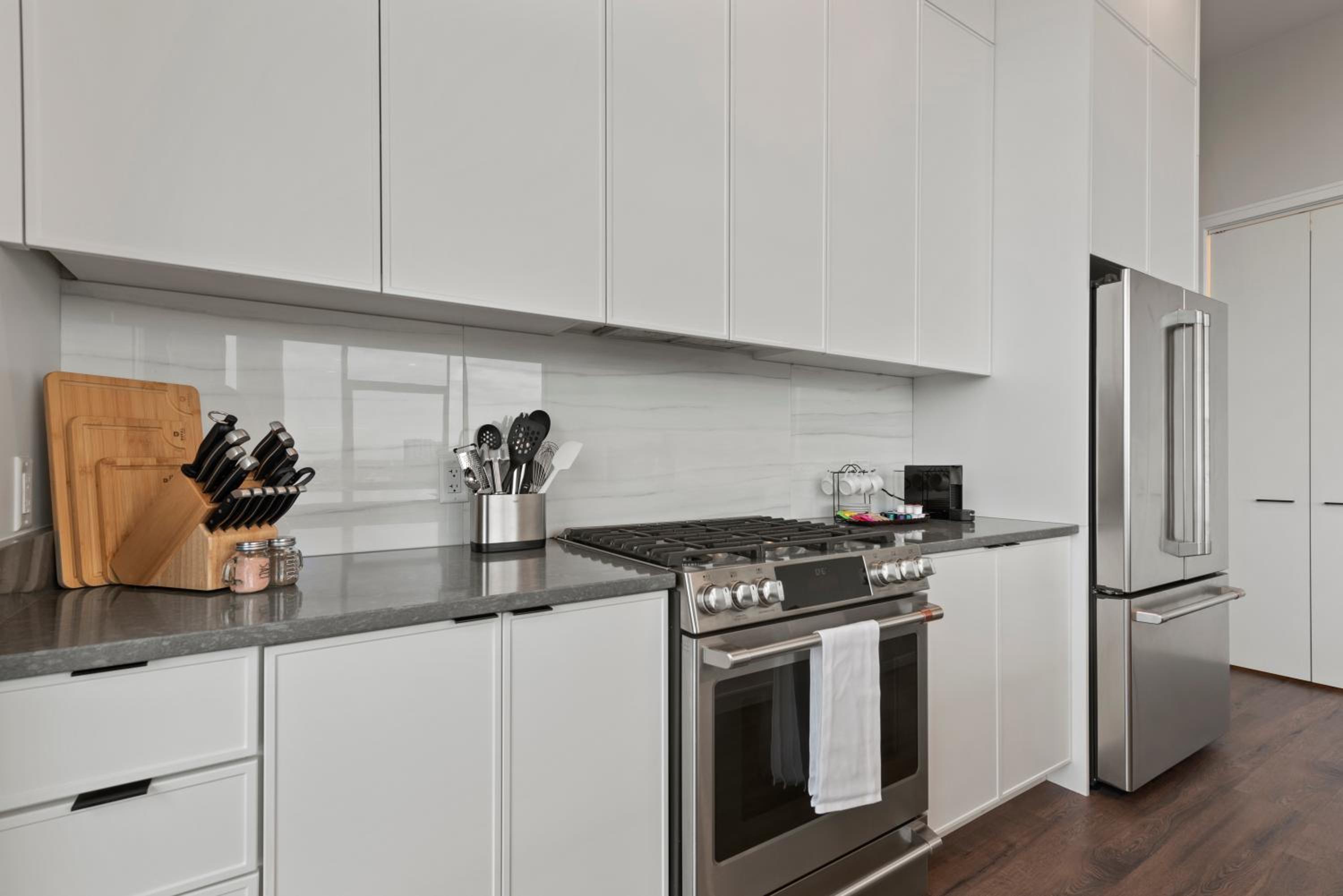 Avra Stylish Apartments Prime West Loop Location Near Union Park