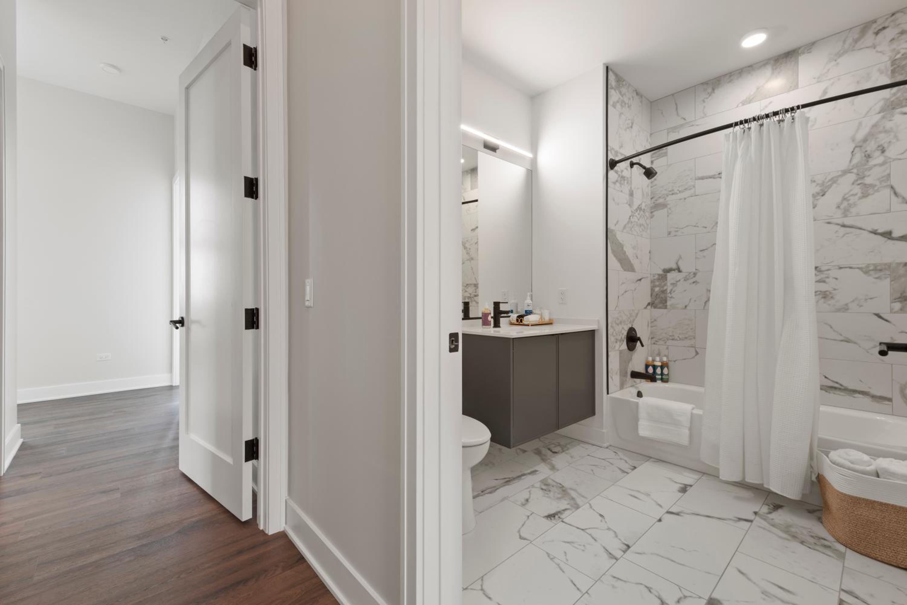 Avra Stylish Apartments Prime West Loop Location Near Union Park