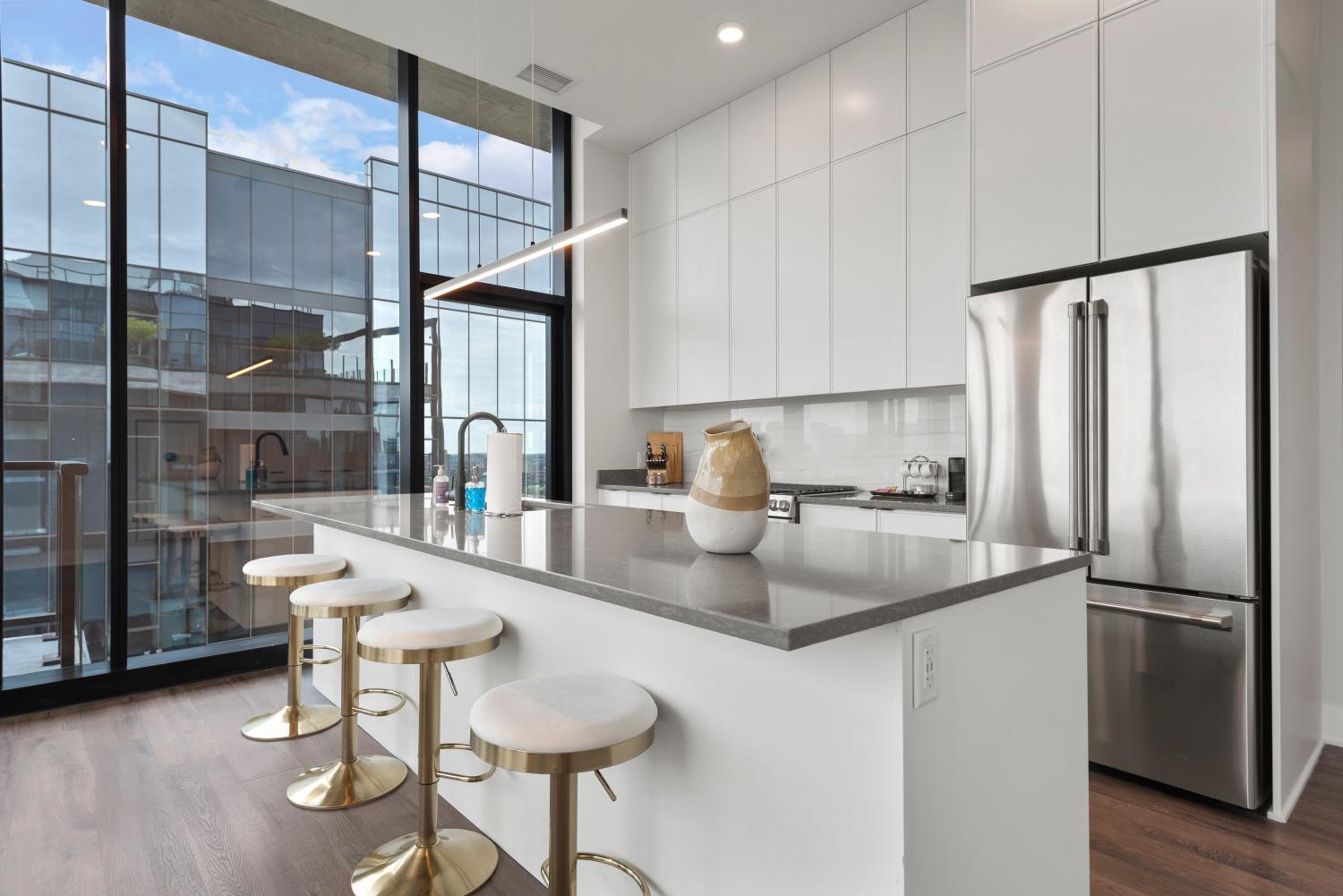 Avra Stylish Apartments Prime West Loop Location Near Union Park