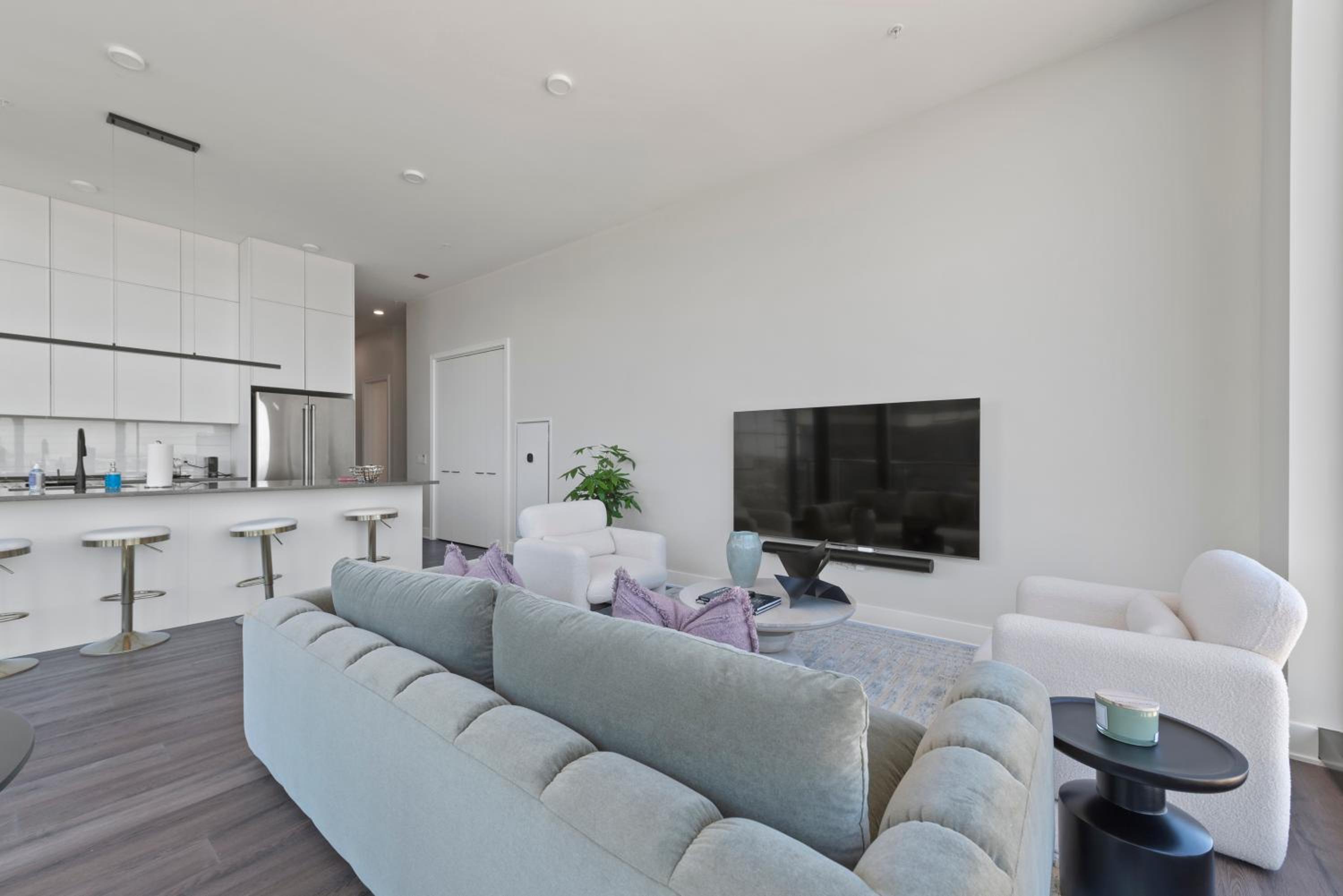 Avra Stylish Apartments Prime West Loop Location Near Union Park